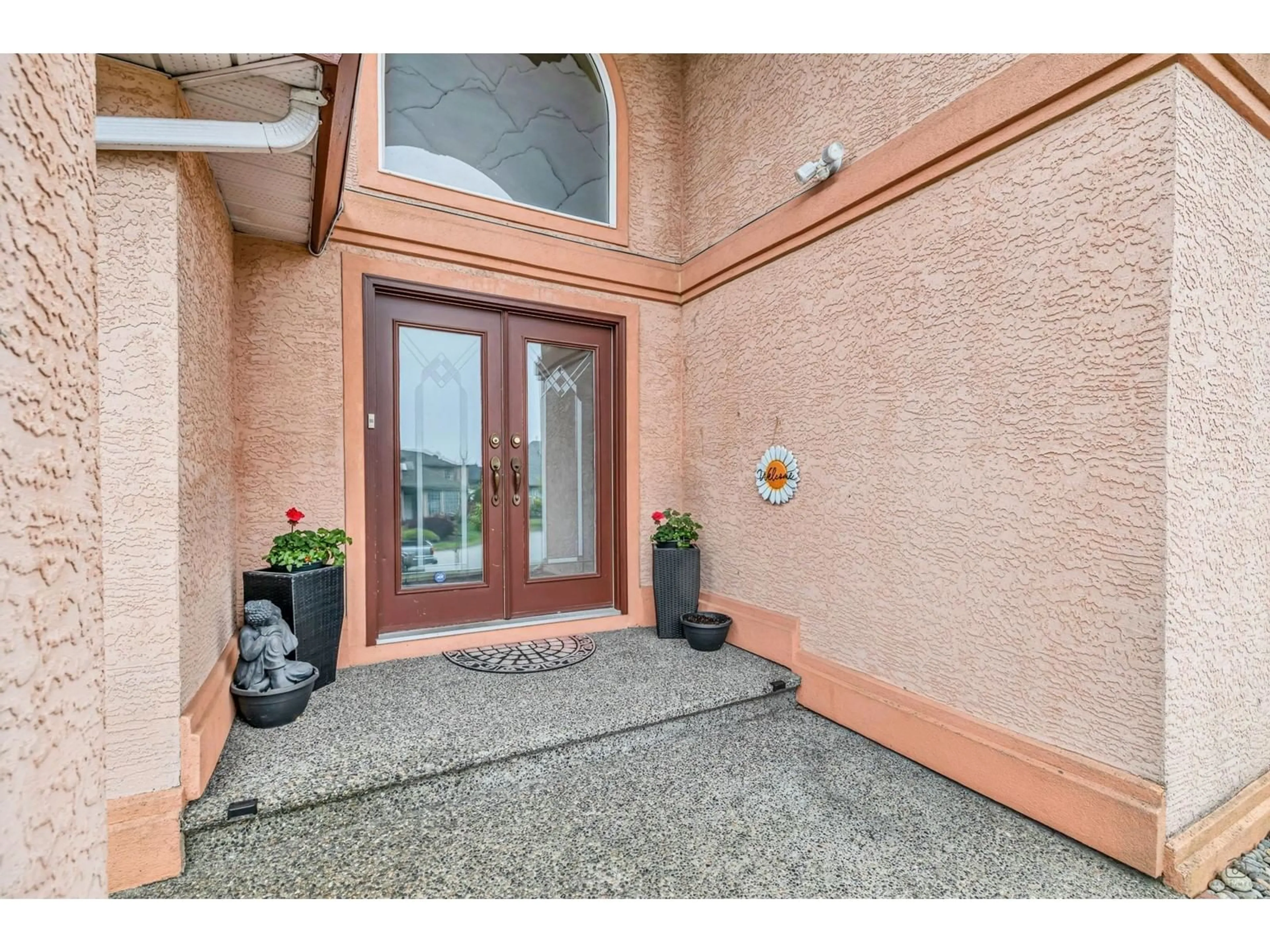 Indoor entryway for 13732 58, Surrey British Columbia V3X3J1