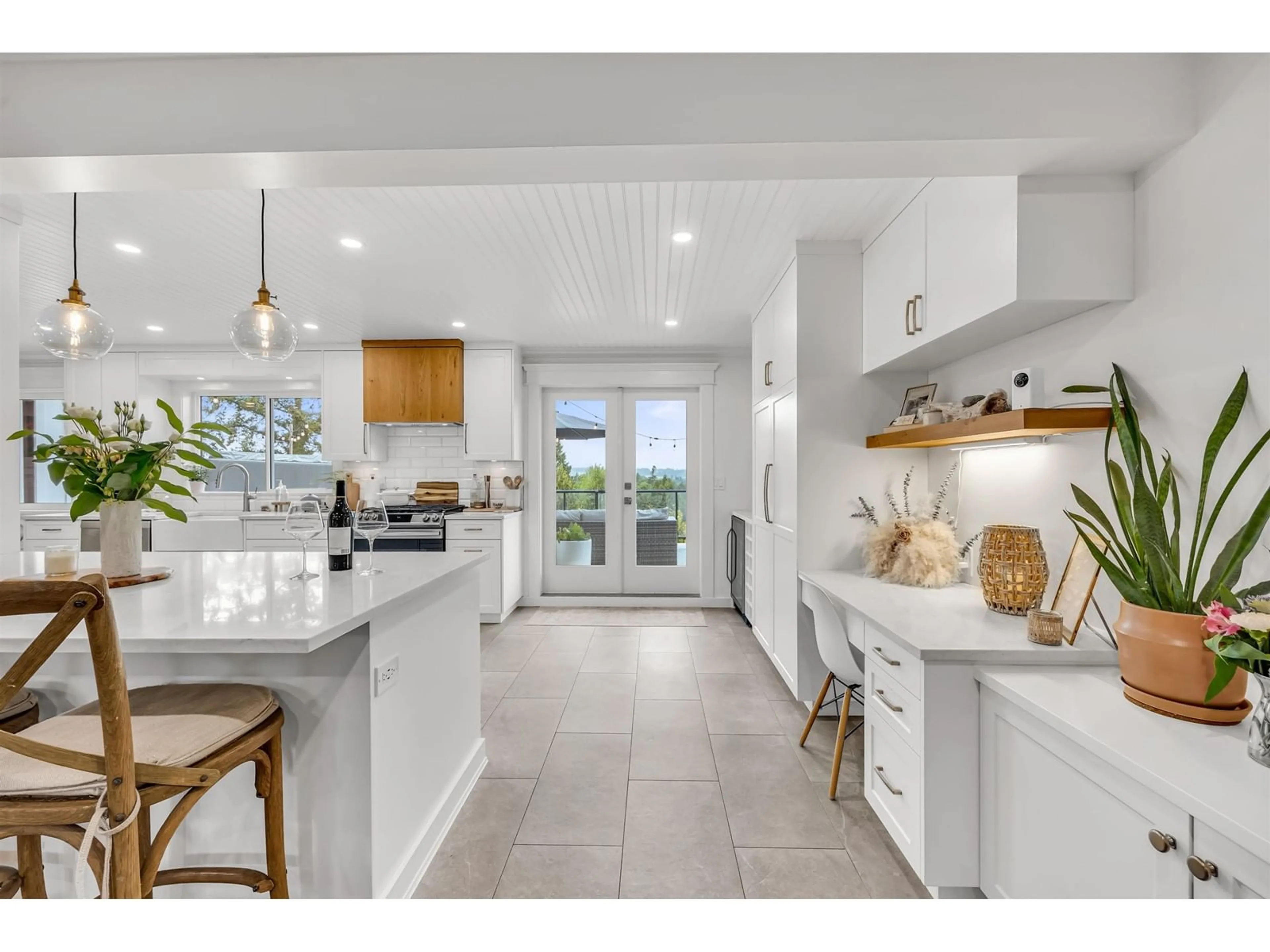 Open concept kitchen, ceramic/tile floor for 20755 46A, Langley British Columbia V3A3K1