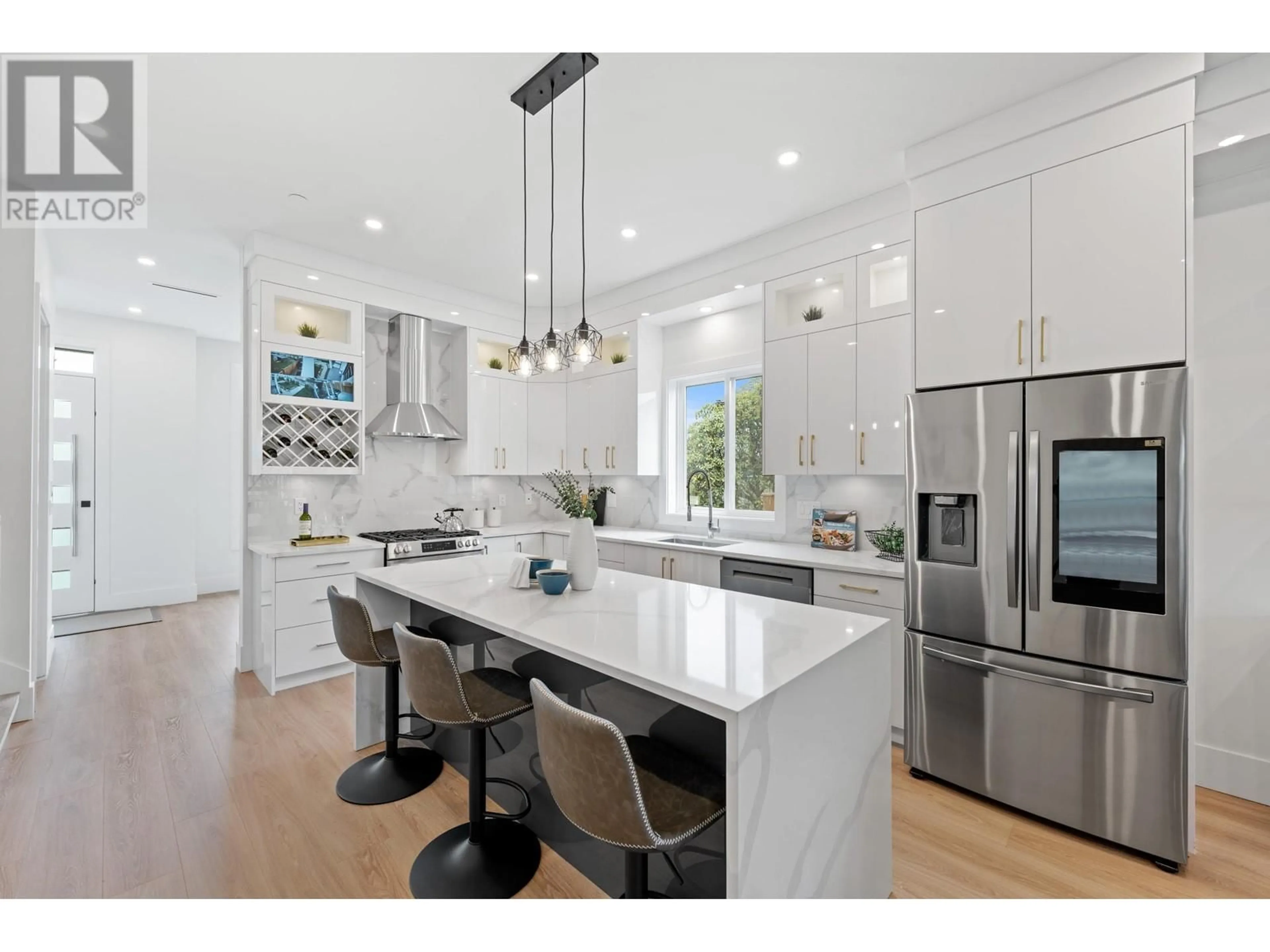 Open concept kitchen, unknown for 1 - 122 EIGHTH AVENUE, New Westminster British Columbia V3L1X8