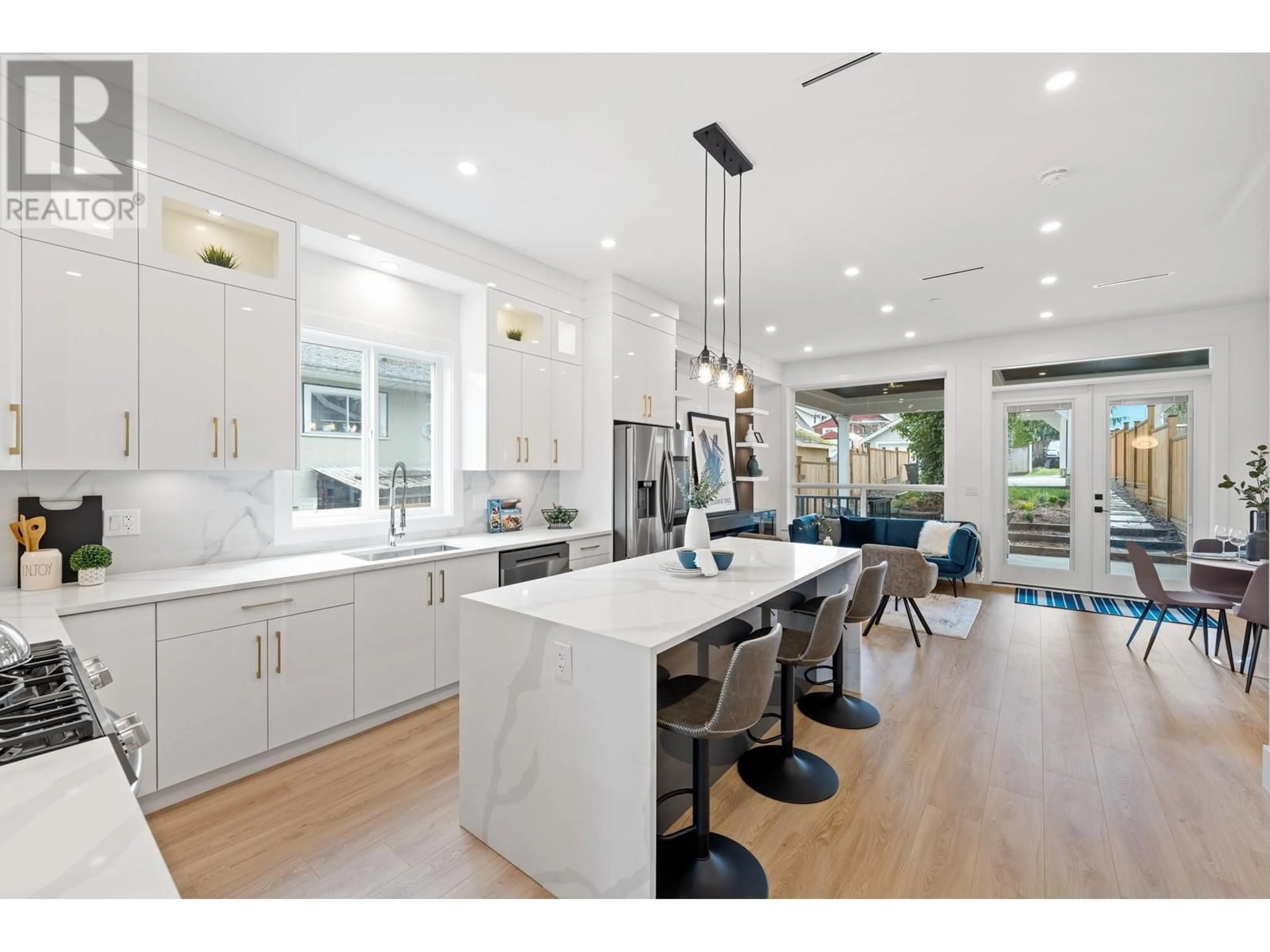 Open concept kitchen, unknown for 1 - 122 EIGHTH AVENUE, New Westminster British Columbia V3L1X8