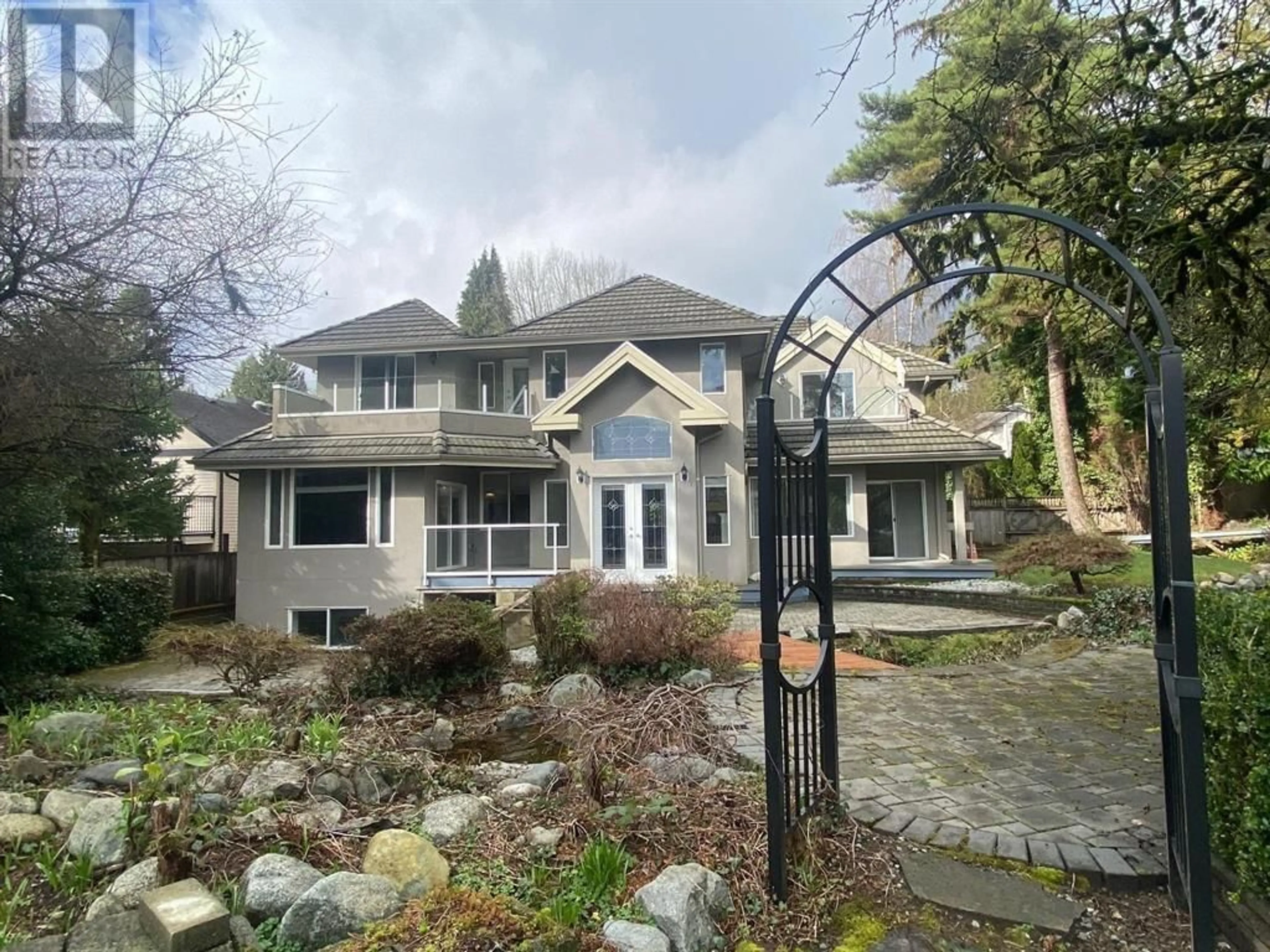 Unknown for 3556 LAKEDALE AVENUE, Burnaby British Columbia V5A3E3