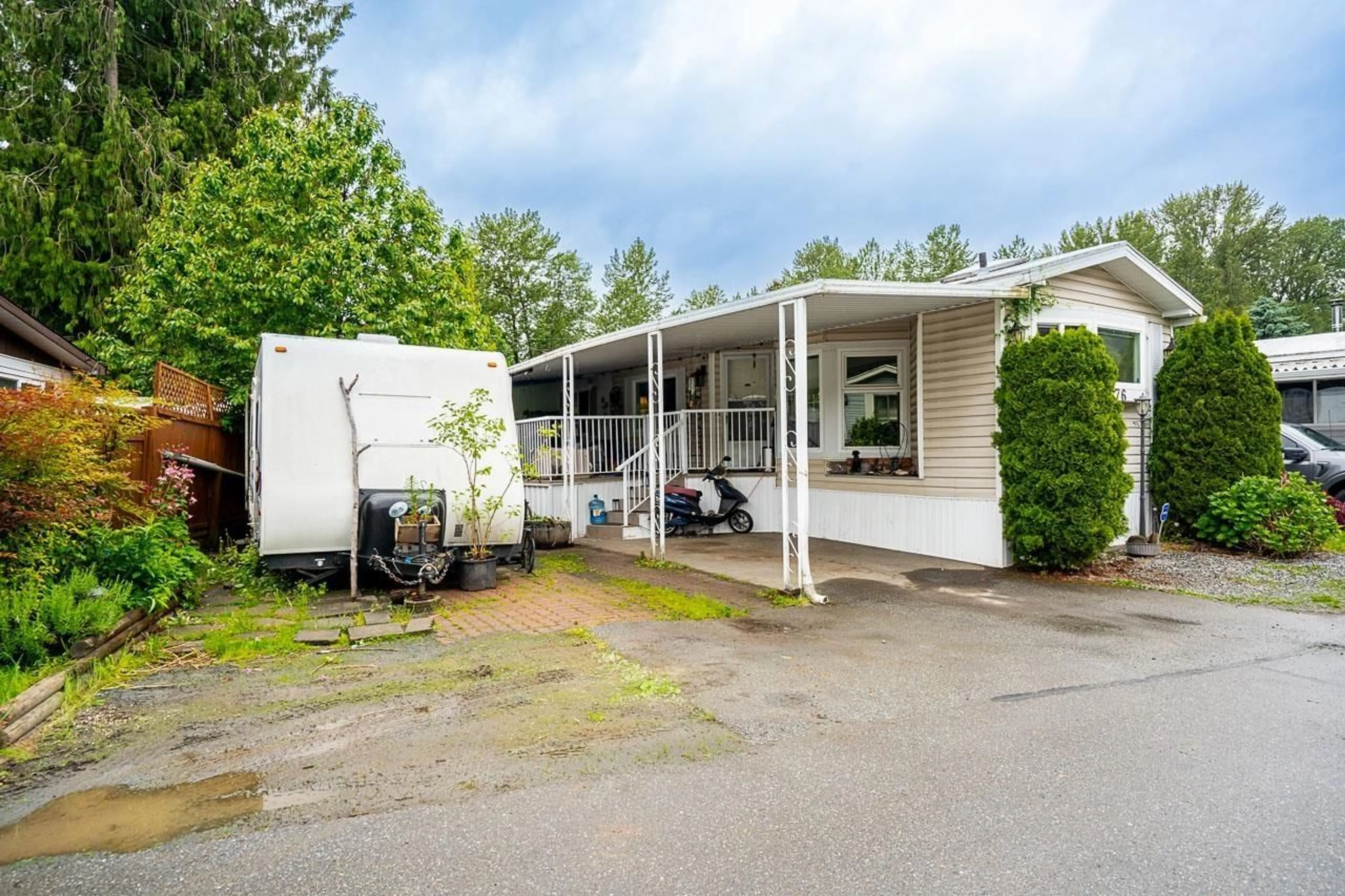 Home with vinyl exterior material, street for 76 - 46484 CHILLIWACK LAKE ROAD, Chilliwack British Columbia V2R3R7