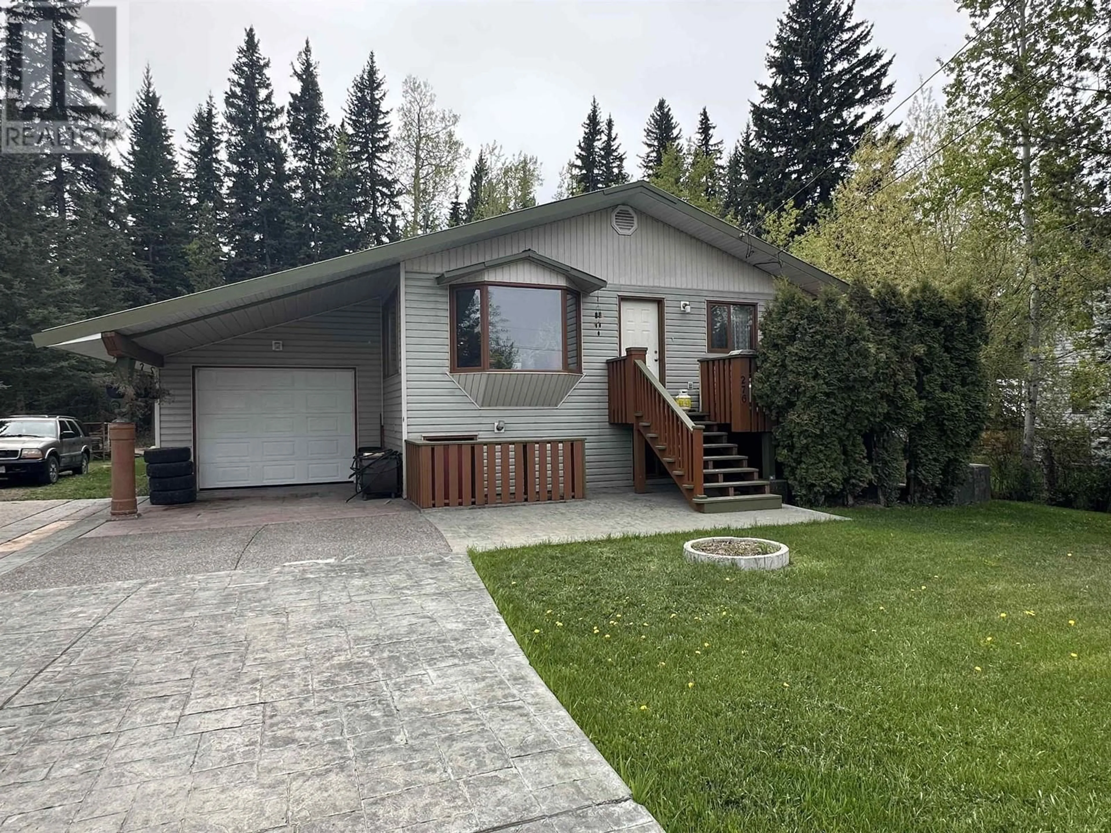 Home with vinyl exterior material, street for 276 WESTCOAST ROAD, Williams Lake British Columbia V2G4Z5