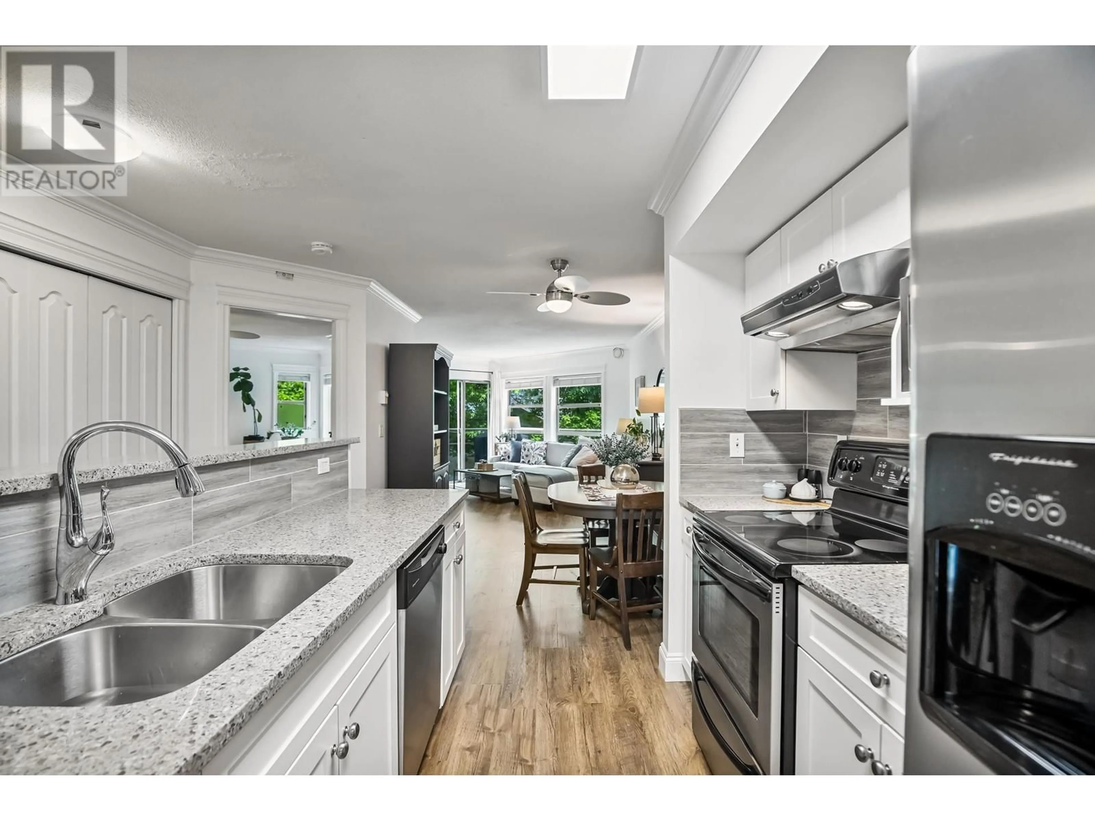 Open concept kitchen, ceramic/tile floor for 202 - 22277 122 AVENUE, Maple Ridge British Columbia V2X3X8