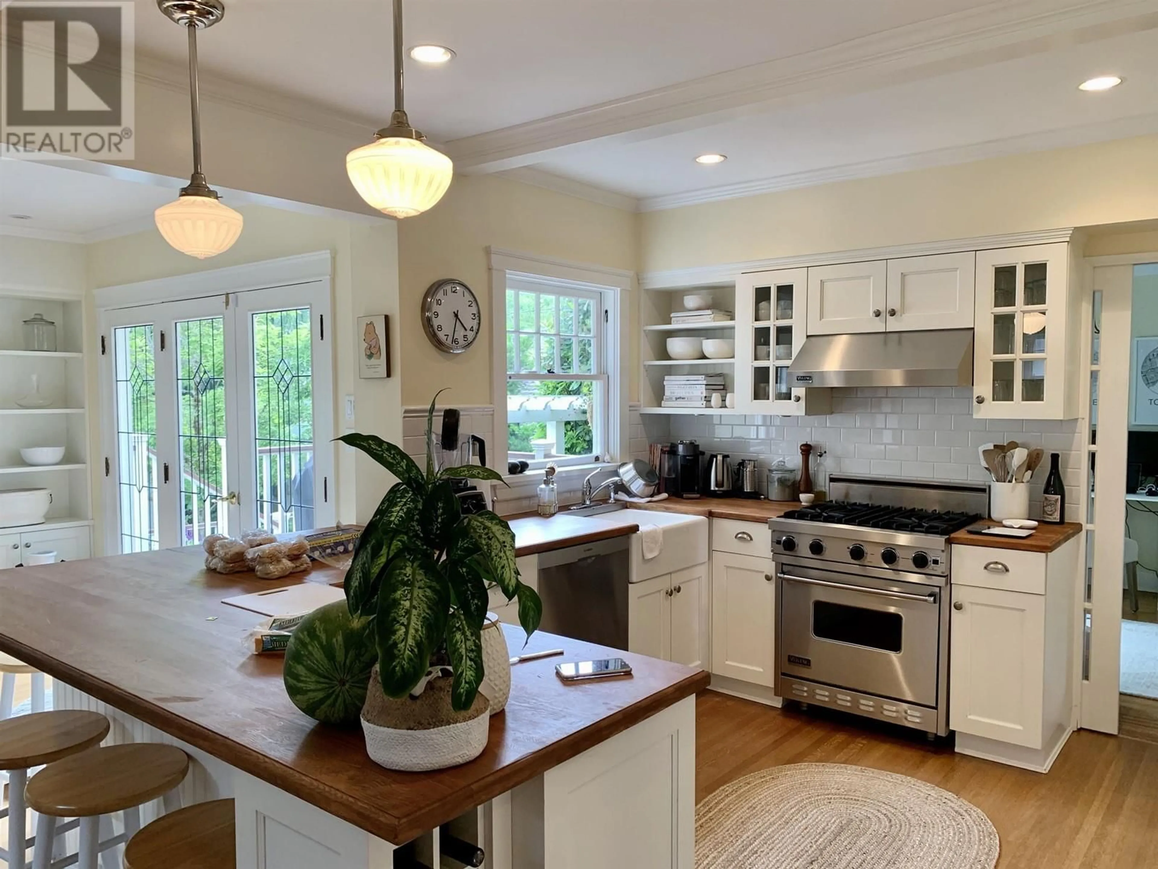 Open concept kitchen, ceramic/tile floor for 3250 35TH AVENUE, Vancouver British Columbia V6N2N1