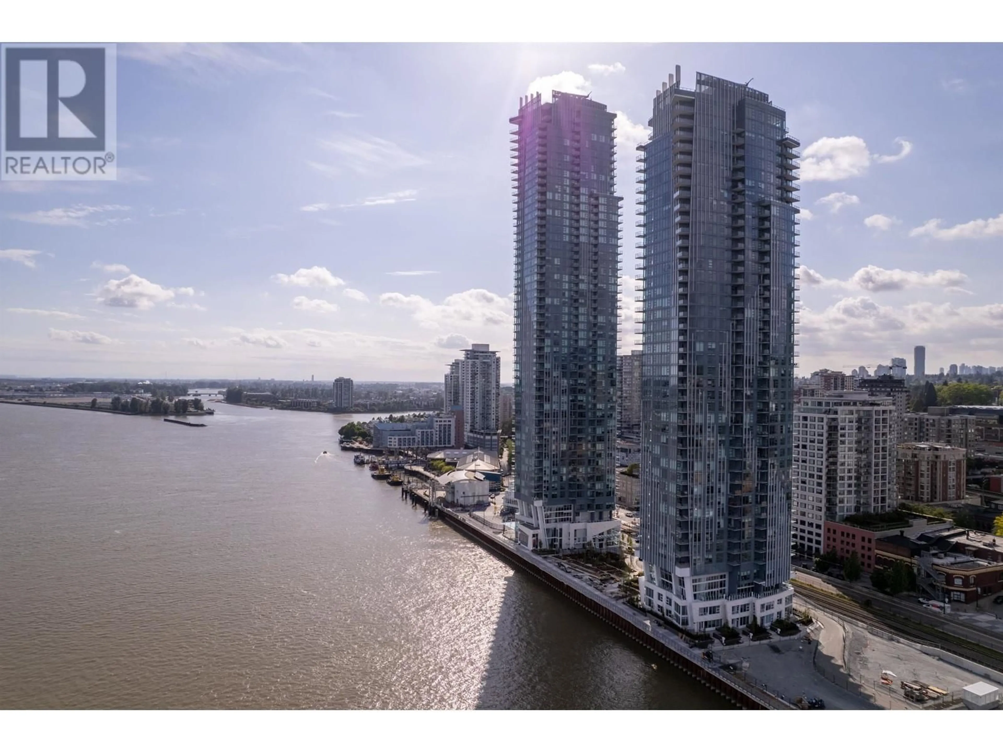 A pic from outside/outdoor area/front of a property/back of a property/a pic from drone, water/lake/river/ocean view for 602 - 660 QUAYSIDE DRIVE, New Westminster British Columbia V3M0P1