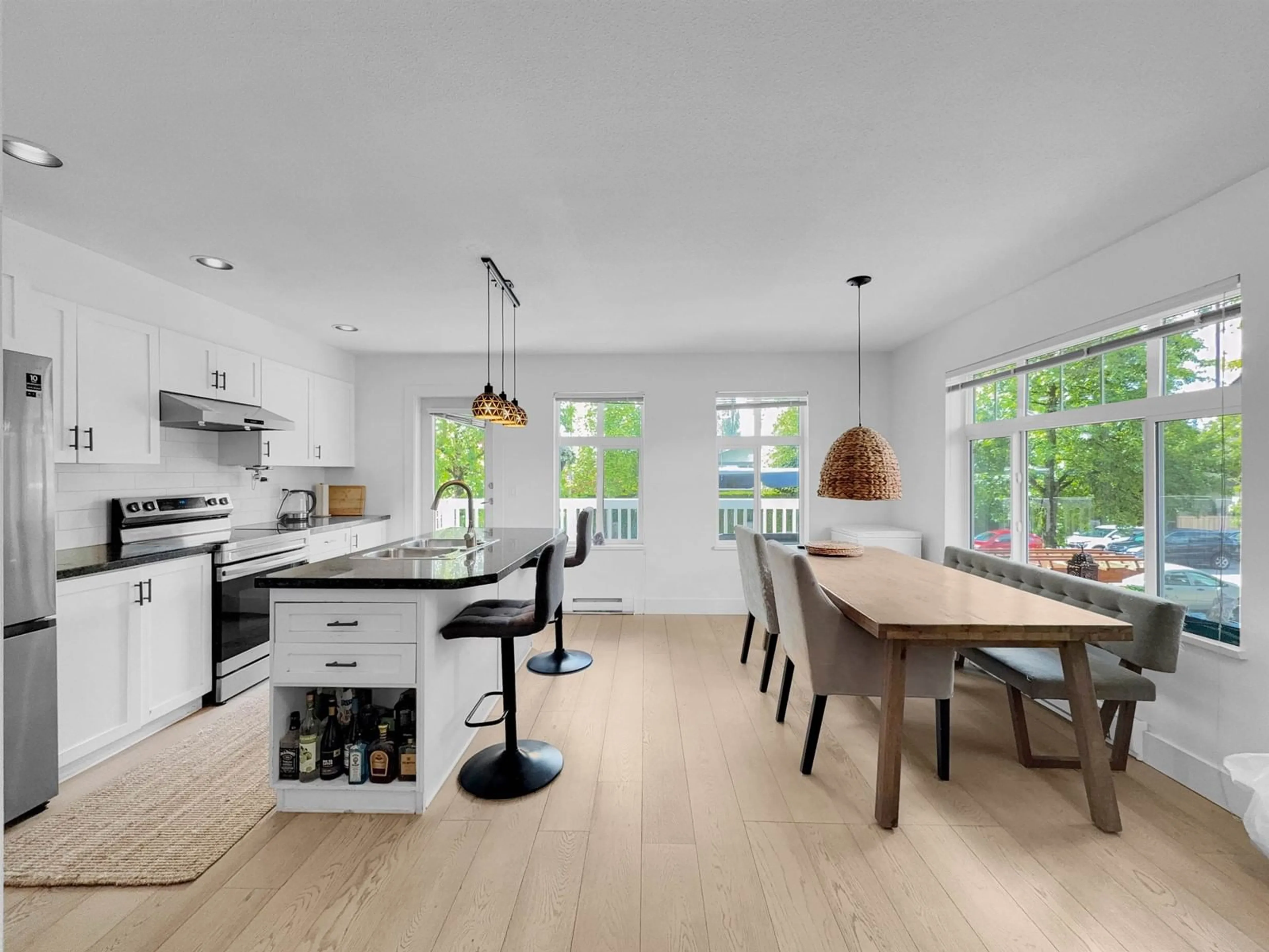 Open concept kitchen, unknown for 94 - 16177 83, Surrey British Columbia V4N5T3