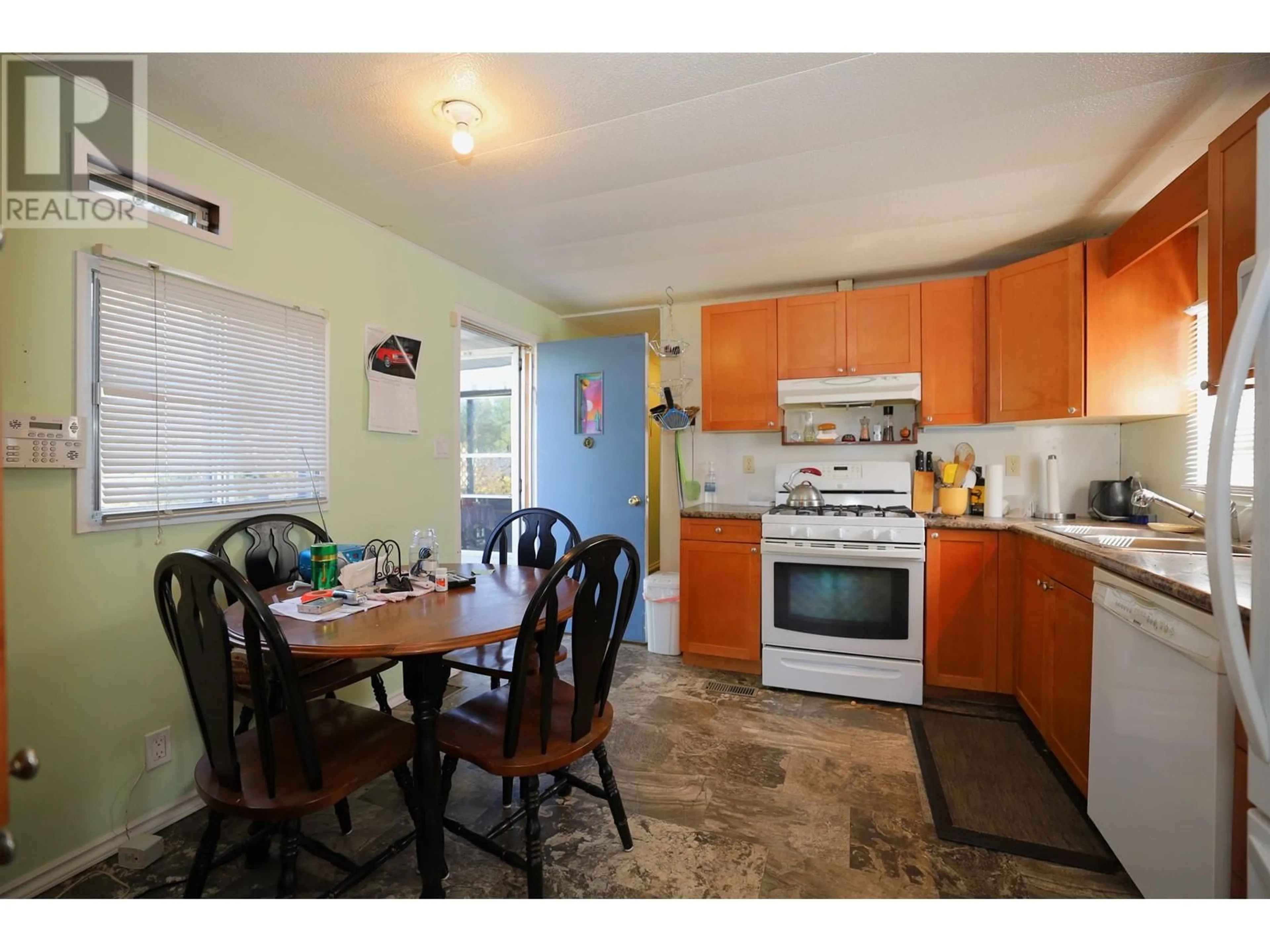 Standard kitchen, ceramic/tile floor for 24 - 4116 BROWNING ROAD, Sechelt British Columbia V7Z0A3