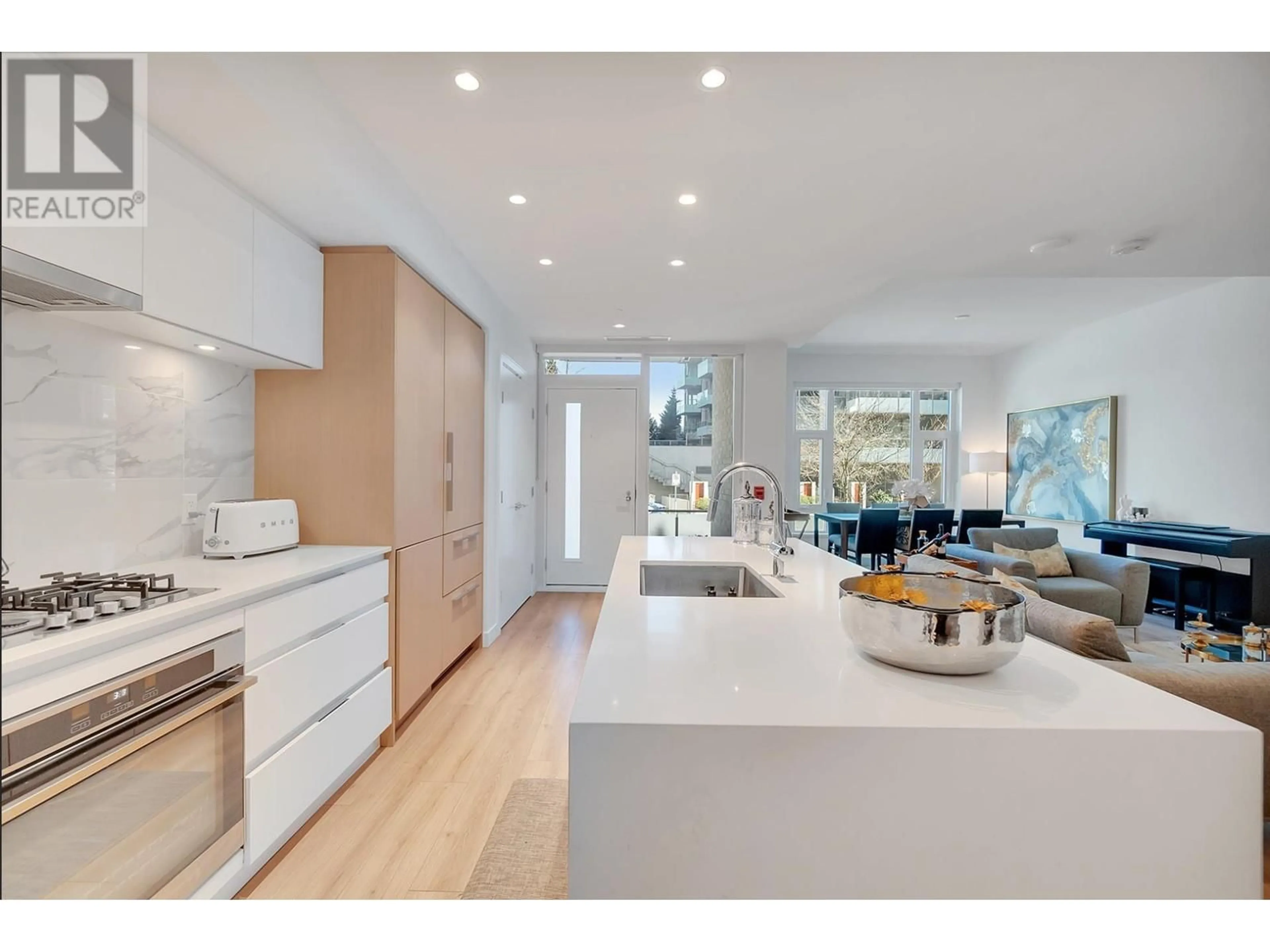 Open concept kitchen, unknown for 107 - 1500 FERN STREET, North Vancouver British Columbia V7J1H6