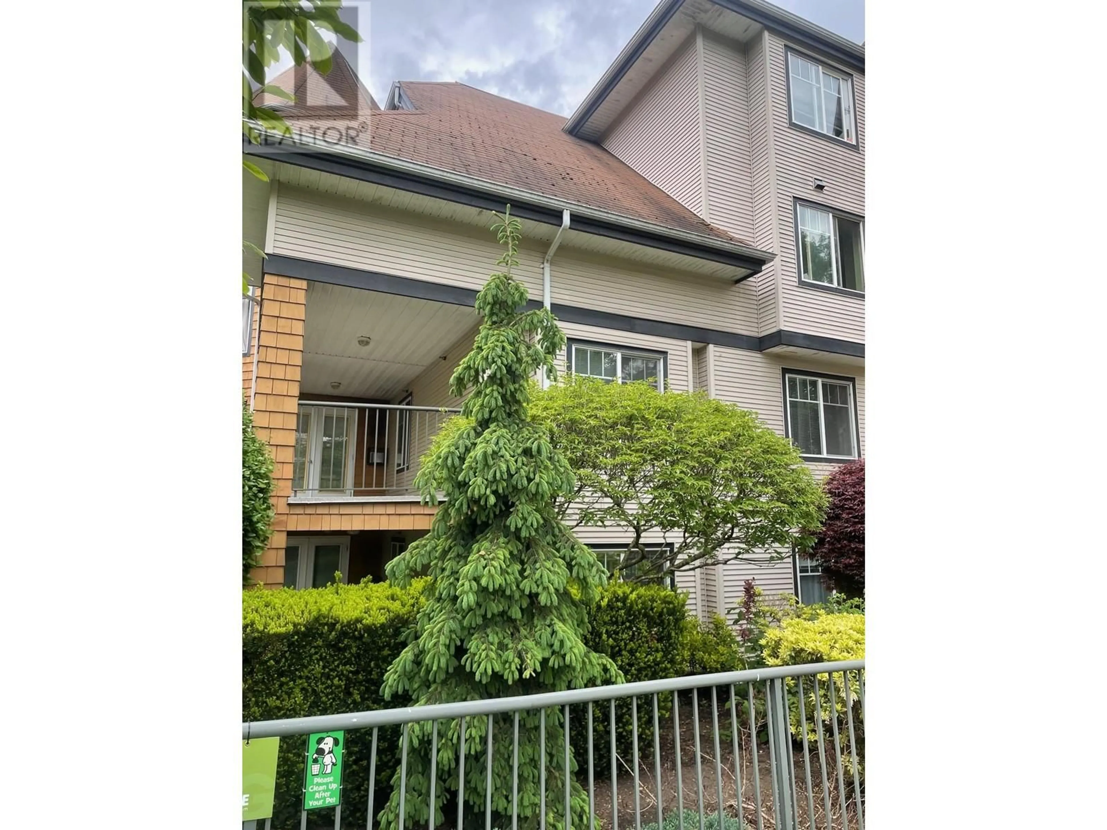 Patio, street for 311 - 12207 224 STREET, Maple Ridge British Columbia V2X6B9