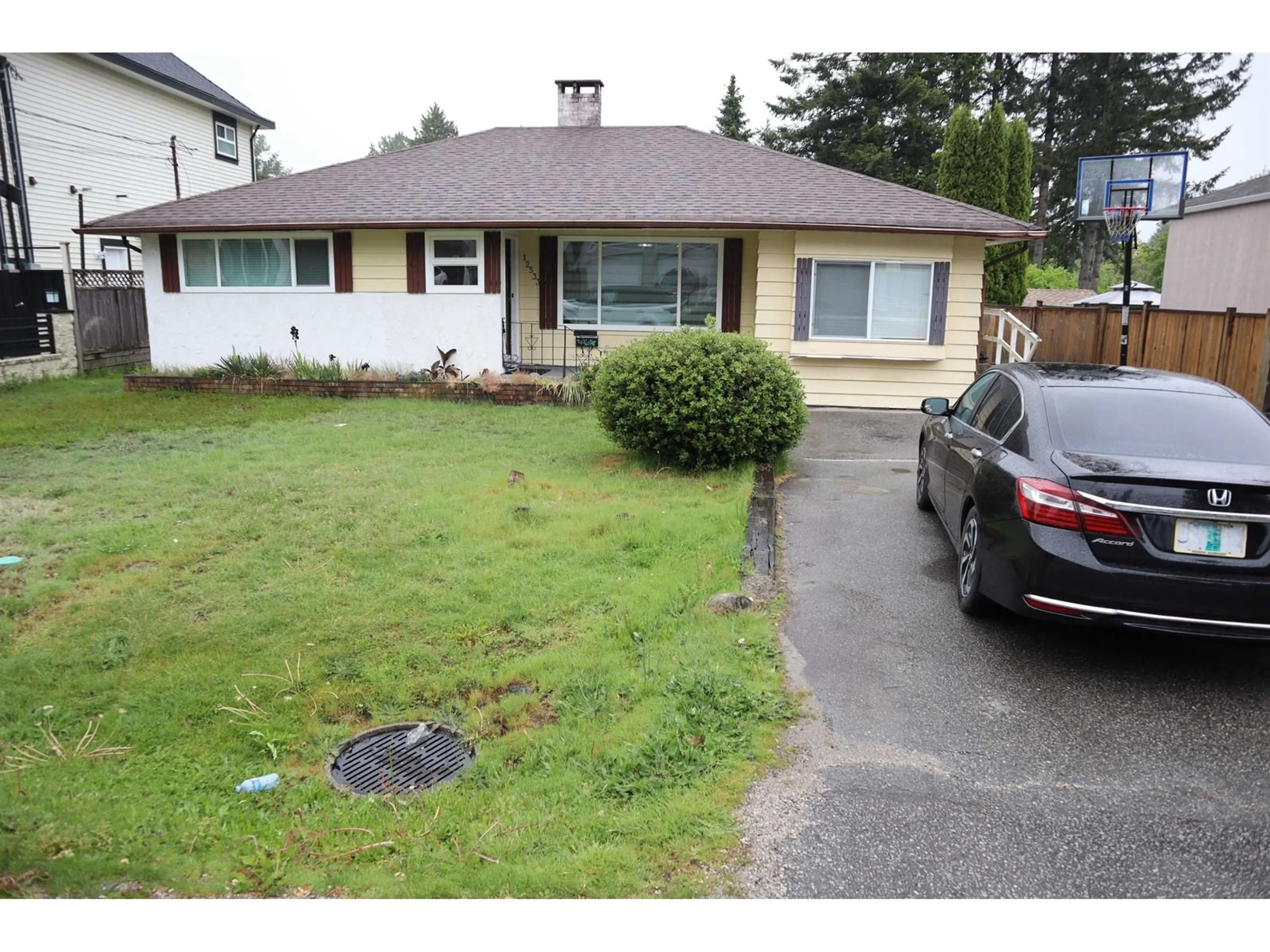 A pic from outside/outdoor area/front of a property/back of a property/a pic from drone, street for 12533 99A, Surrey British Columbia V3V2R6
