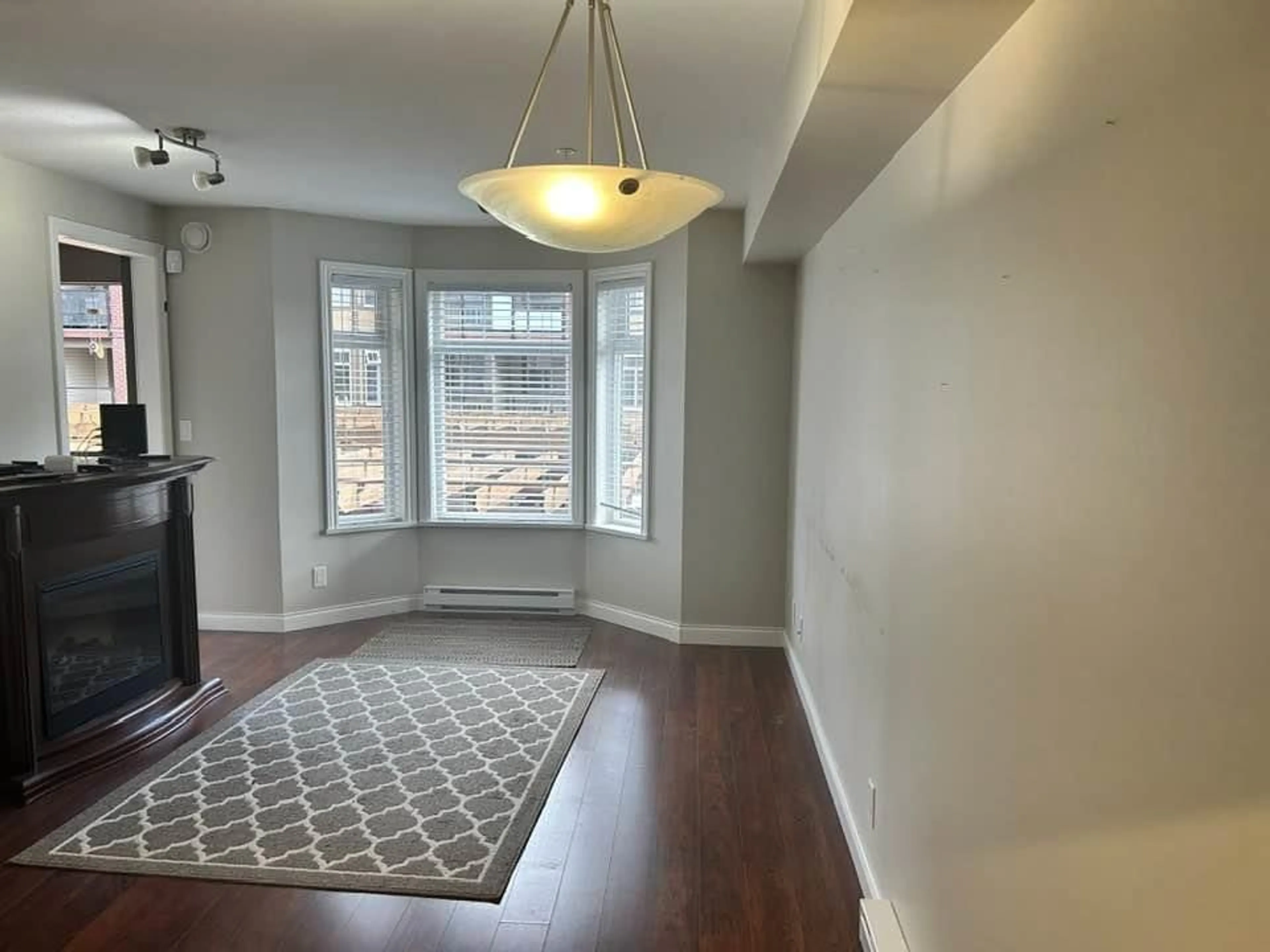 A pic of a room for 241 - 5660 201A, Surrey British Columbia V3A0B4
