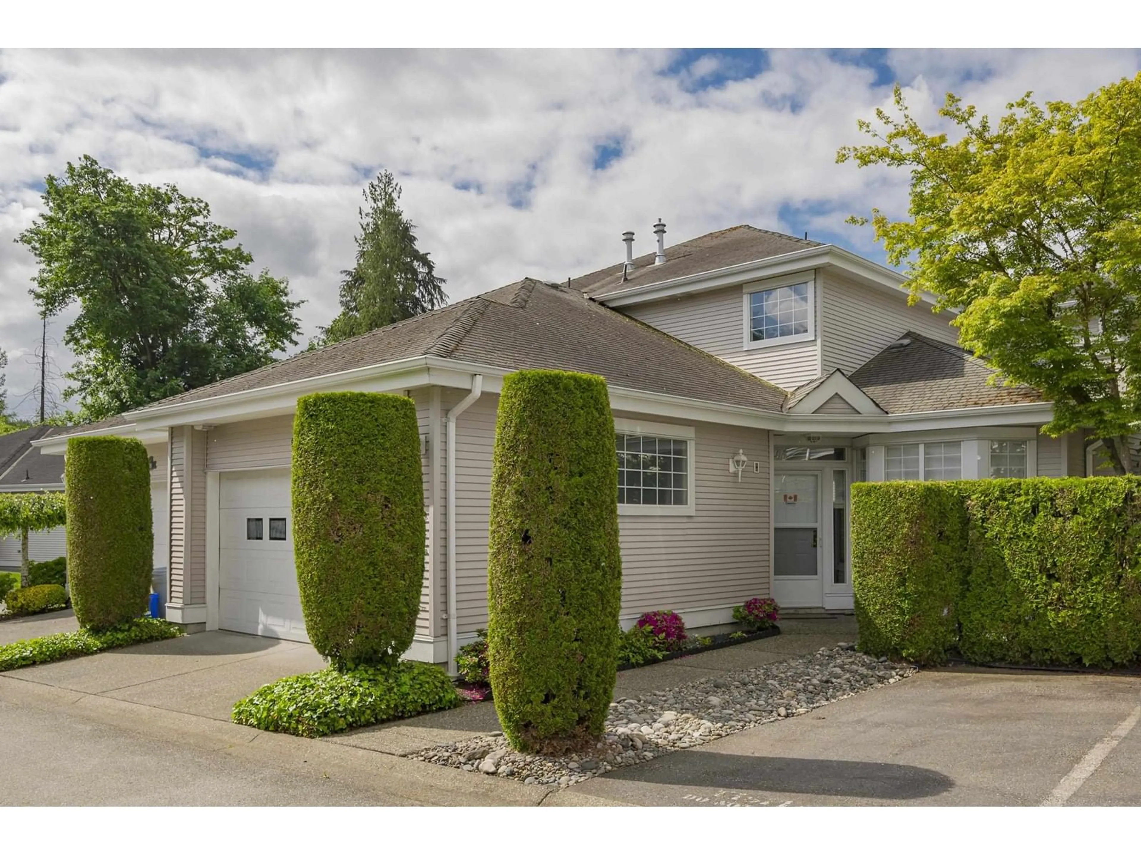 Home with vinyl exterior material, street for 31 - 20770 97B, Langley British Columbia V1M3X9