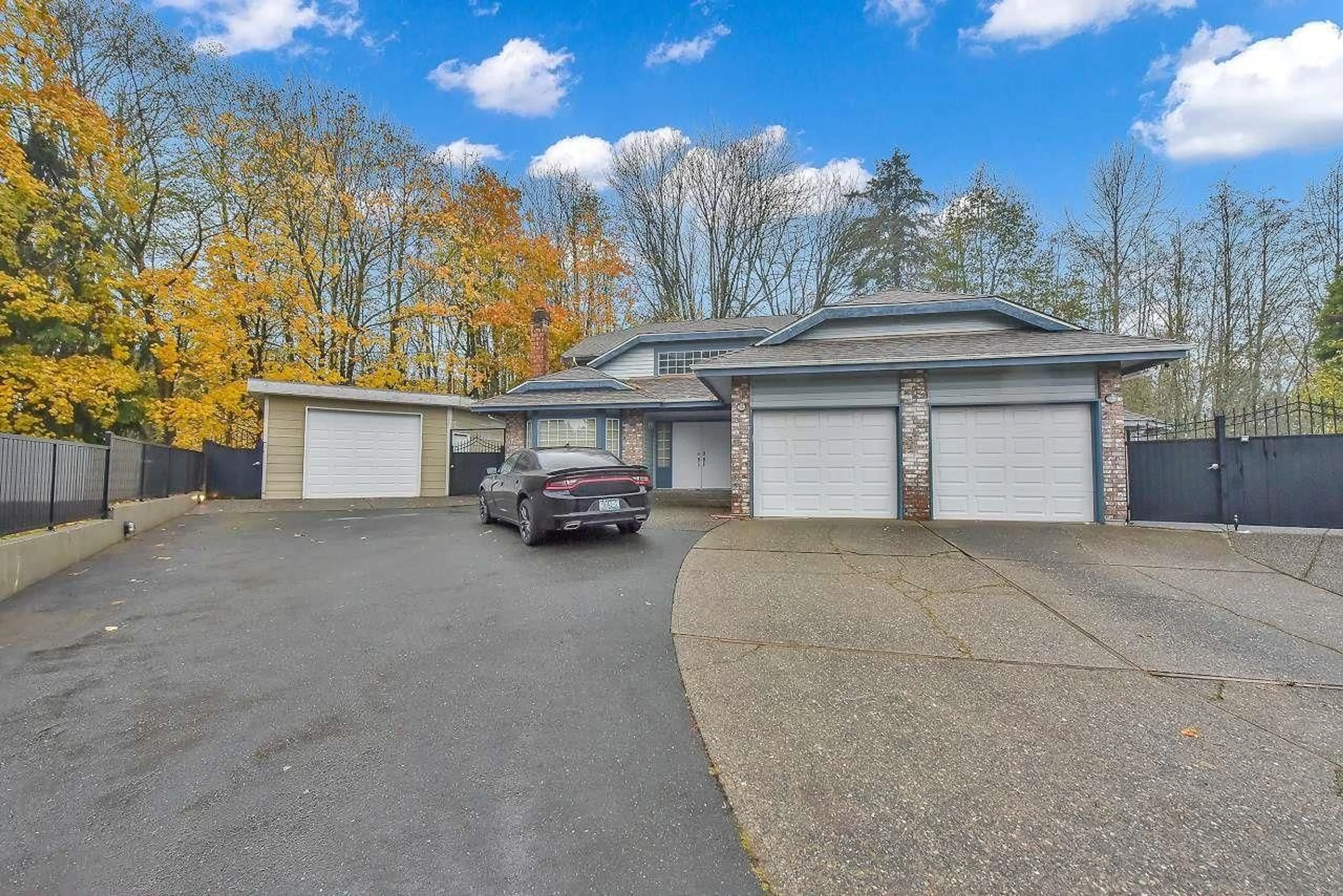 A pic from outside/outdoor area/front of a property/back of a property/a pic from drone, unknown for 13739 63A, Surrey British Columbia V3X1E6