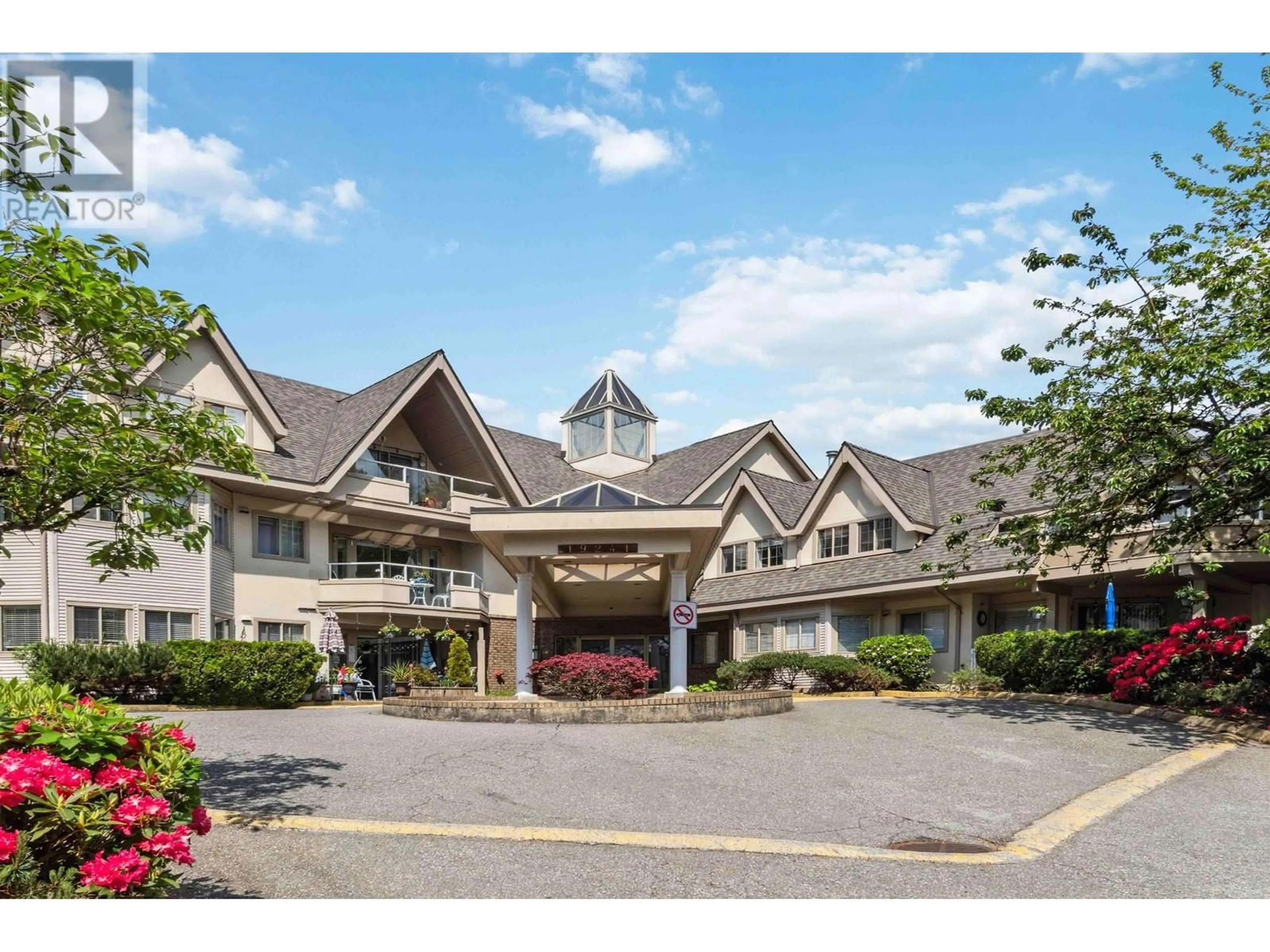 Indoor foyer for 311 - 19241 FORD ROAD, Pitt Meadows British Columbia V3Y2N4