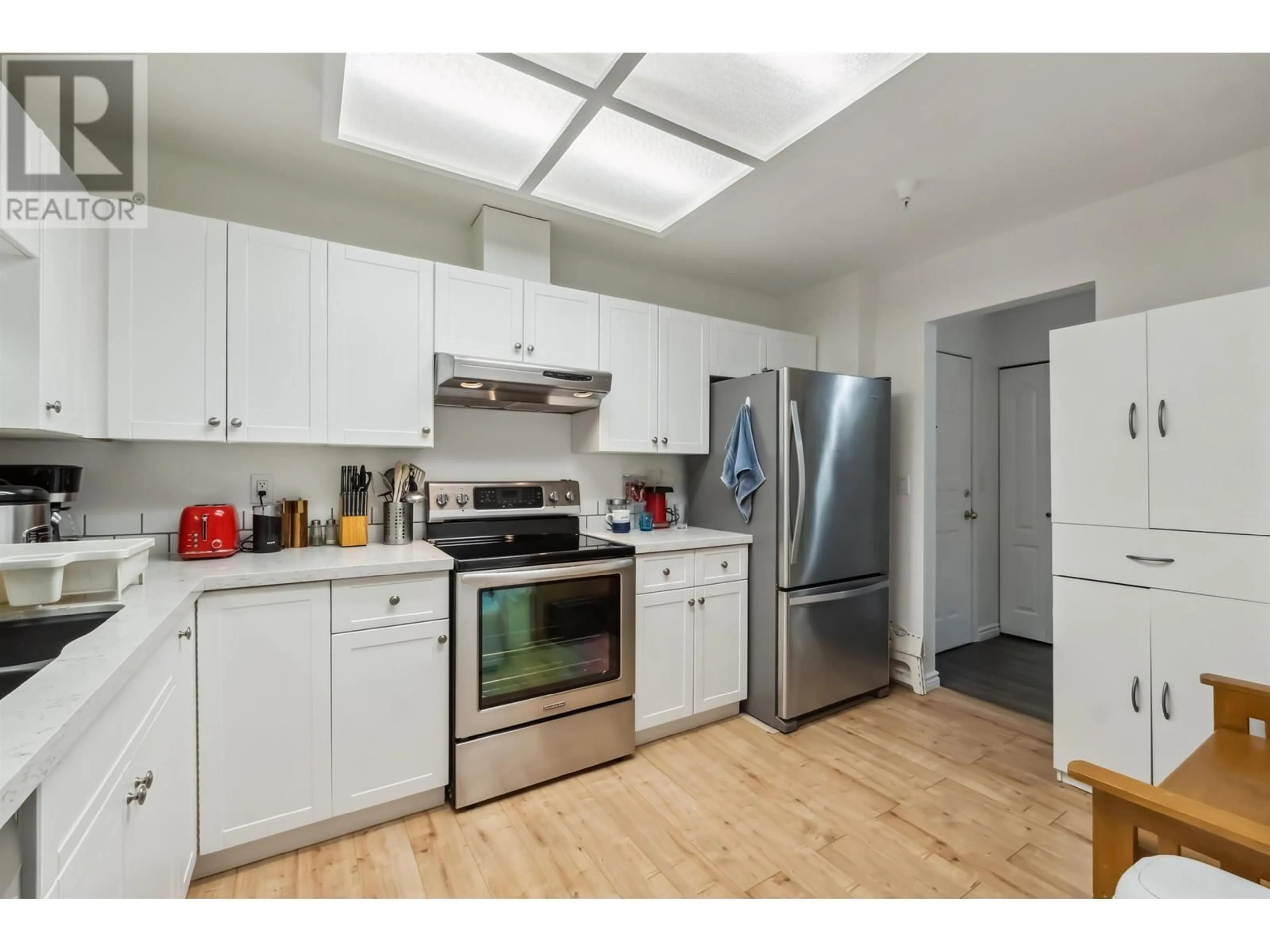 Standard kitchen, unknown for 311 - 19241 FORD ROAD, Pitt Meadows British Columbia V3Y2N4