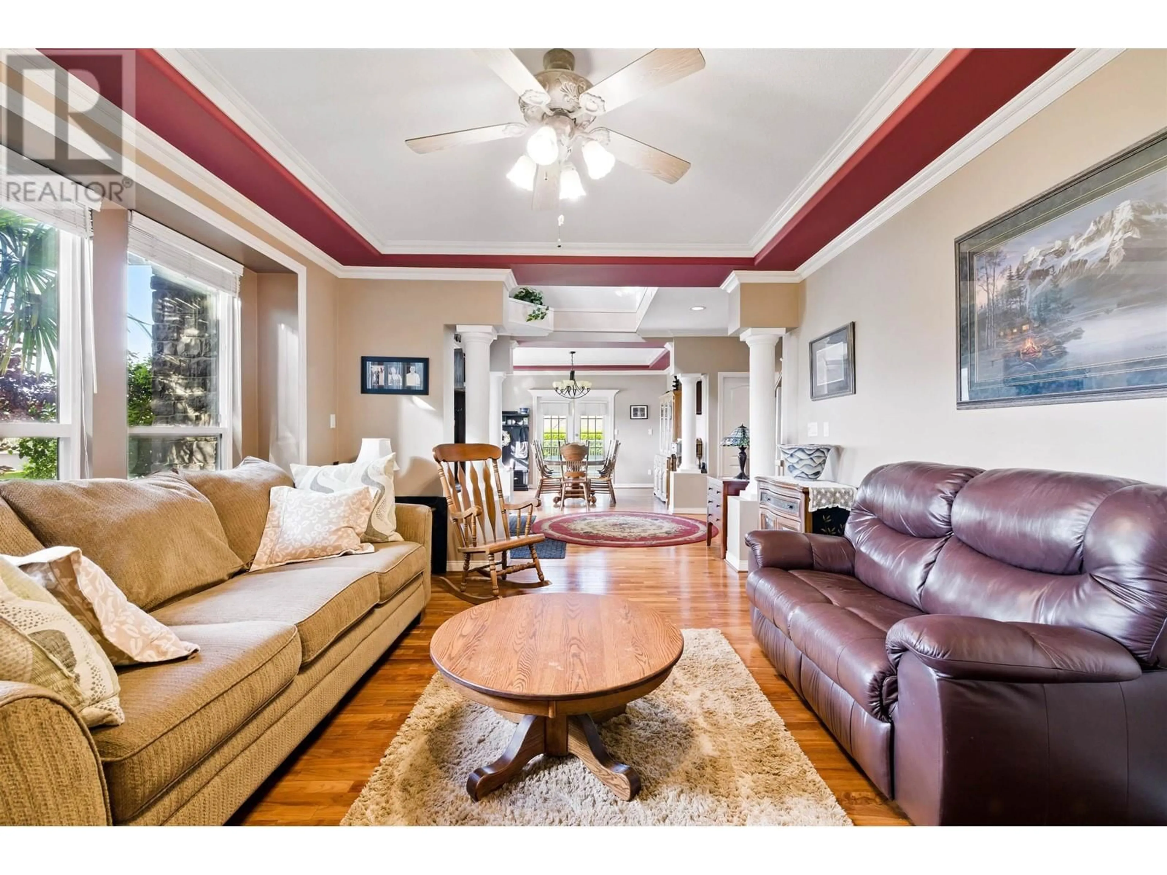 Living room with furniture, wood/laminate floor for 330 ROSEHILL WYND, Delta British Columbia V4M3L9