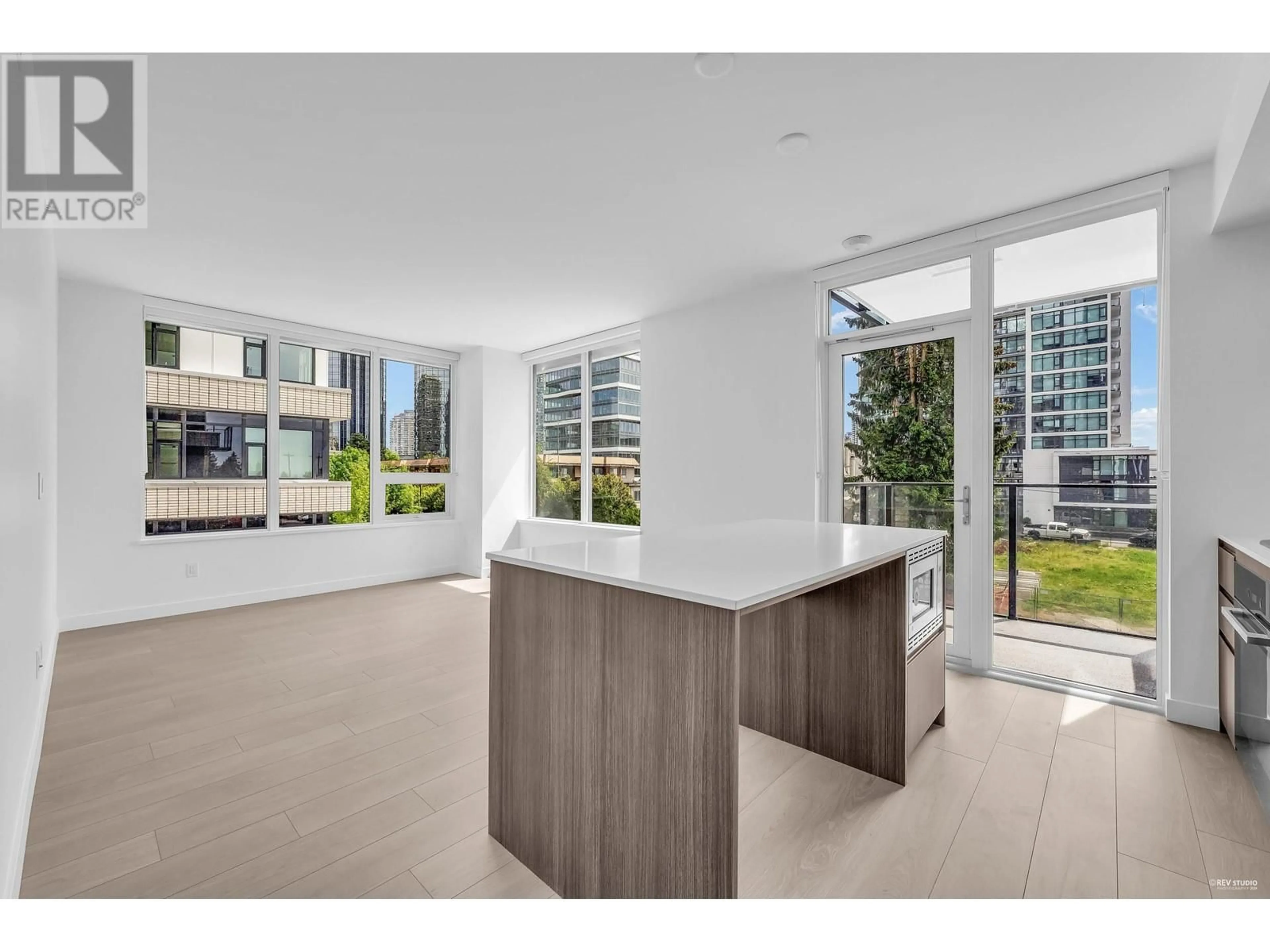 Open concept kitchen, unknown for 202 - 6537 TELFORD AVENUE, Burnaby British Columbia V5H0K9