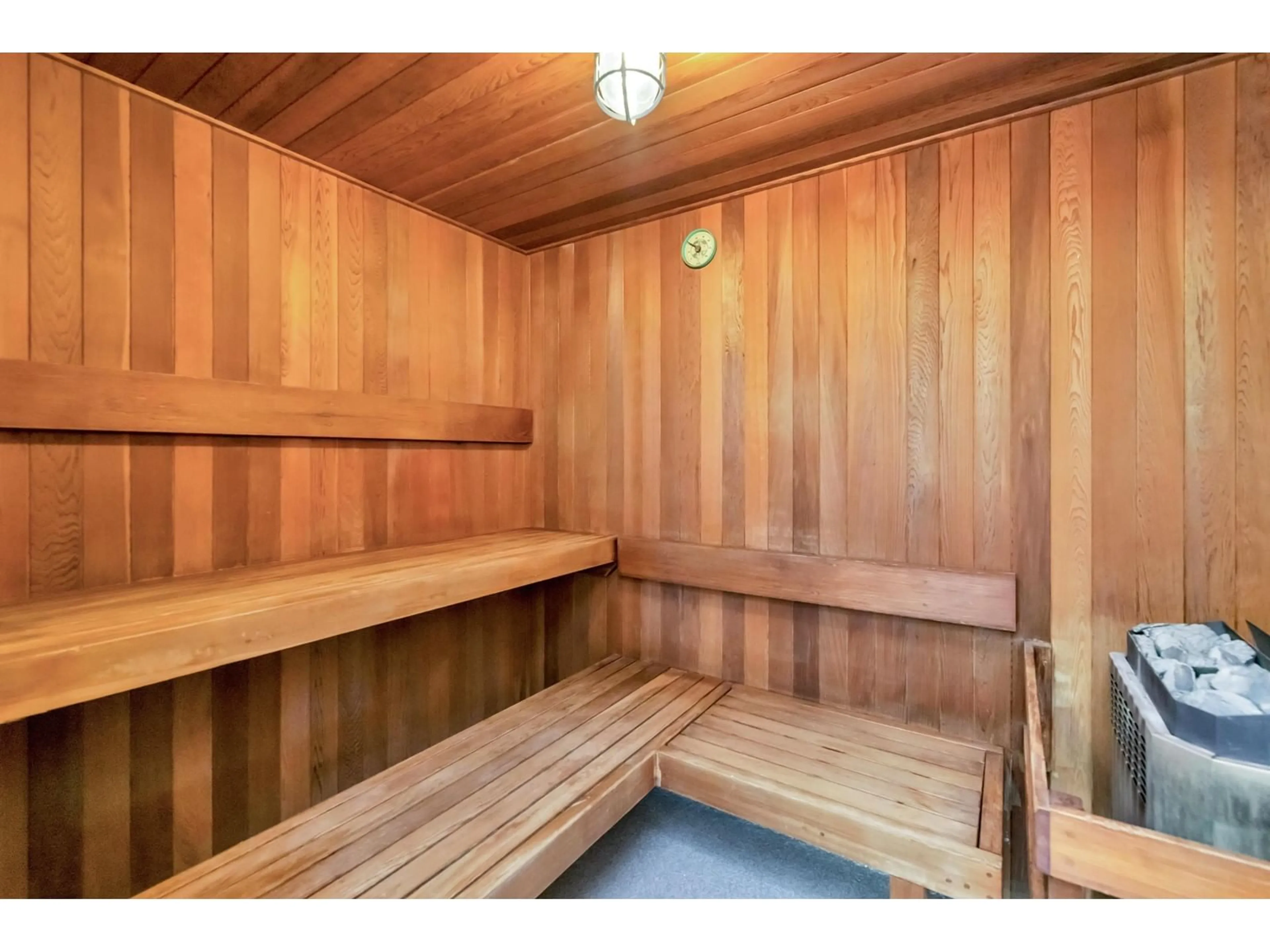 Storage room or clothes room or walk-in closet for 511 - 15111 RUSSELL, White Rock British Columbia V4B2P4