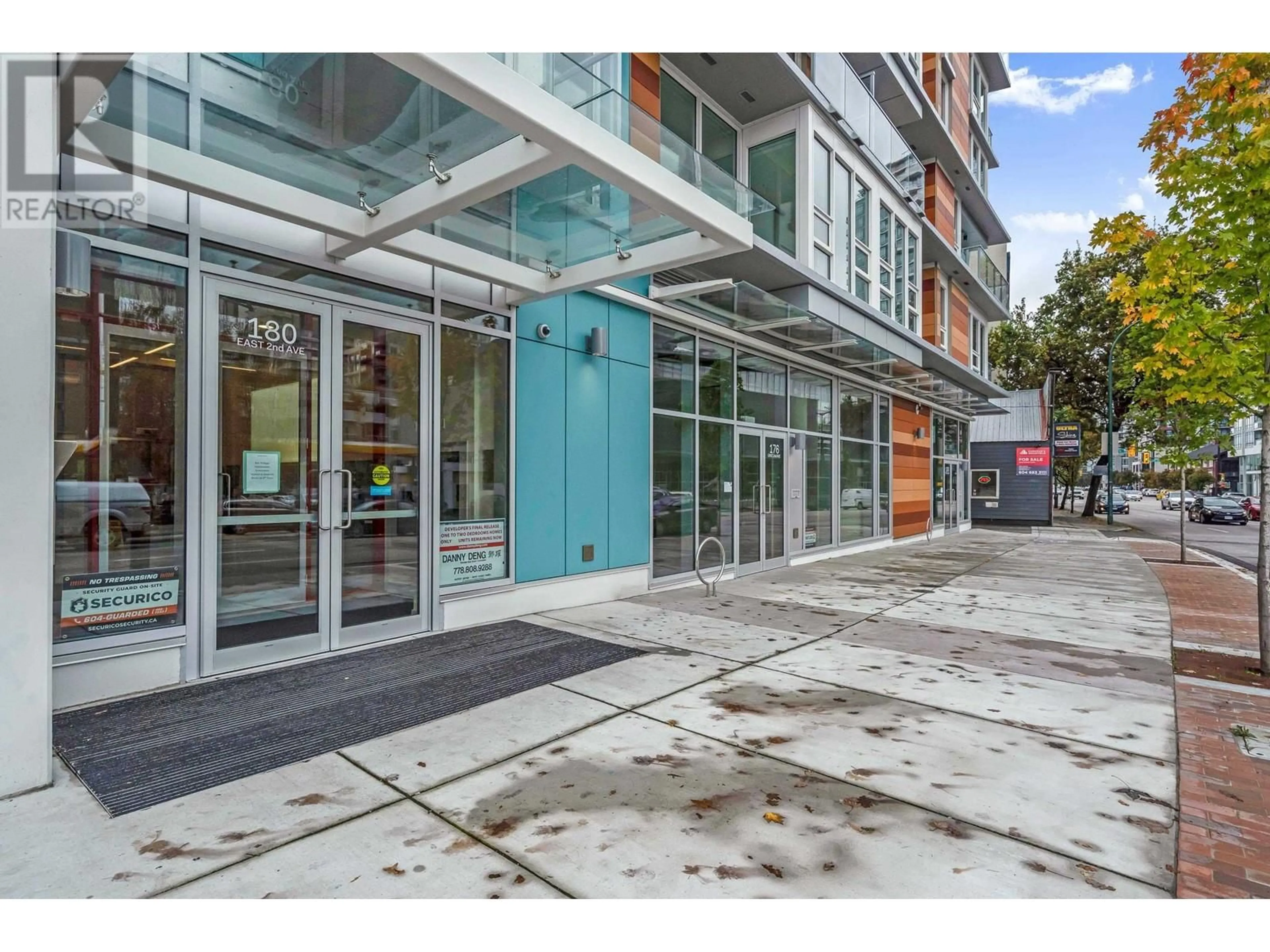 Indoor foyer for 515 - 180 2ND AVENUE, Vancouver British Columbia V5T0K4