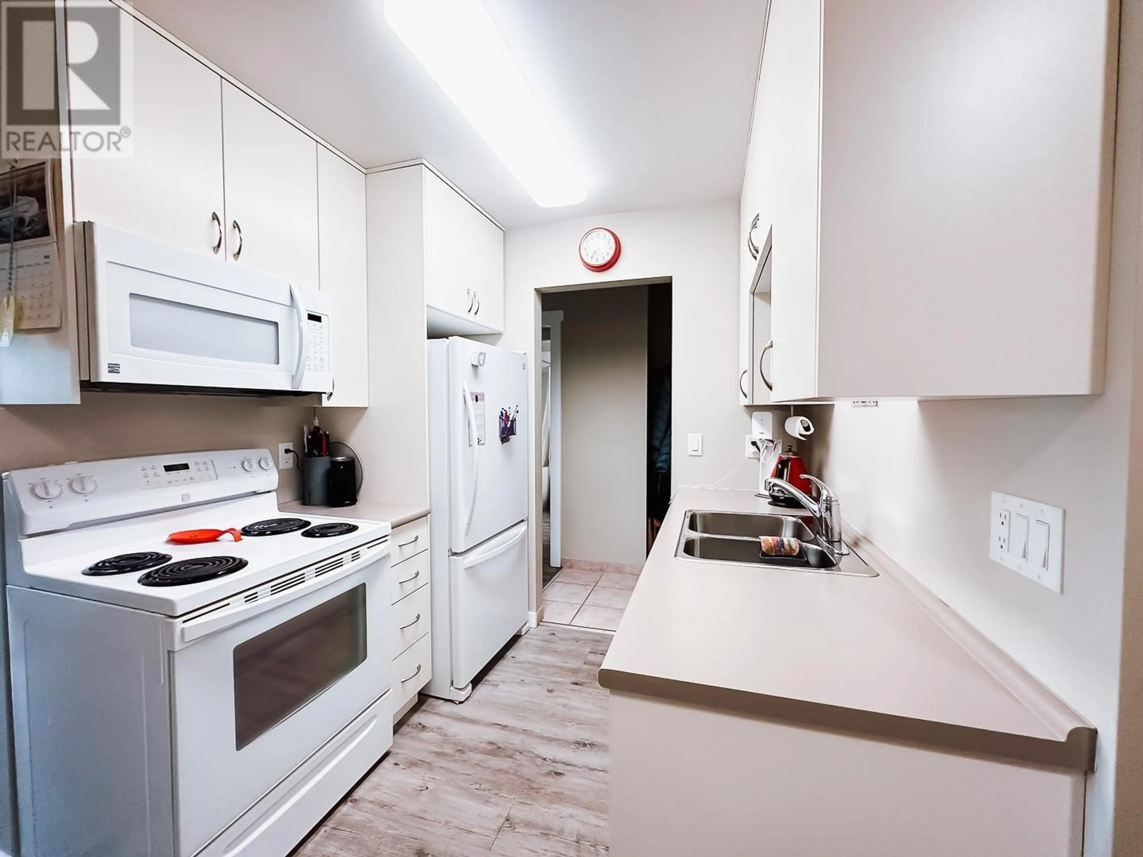 Standard kitchen, unknown for 309 - 1654 10TH AVENUE, Prince George British Columbia V2L3S4
