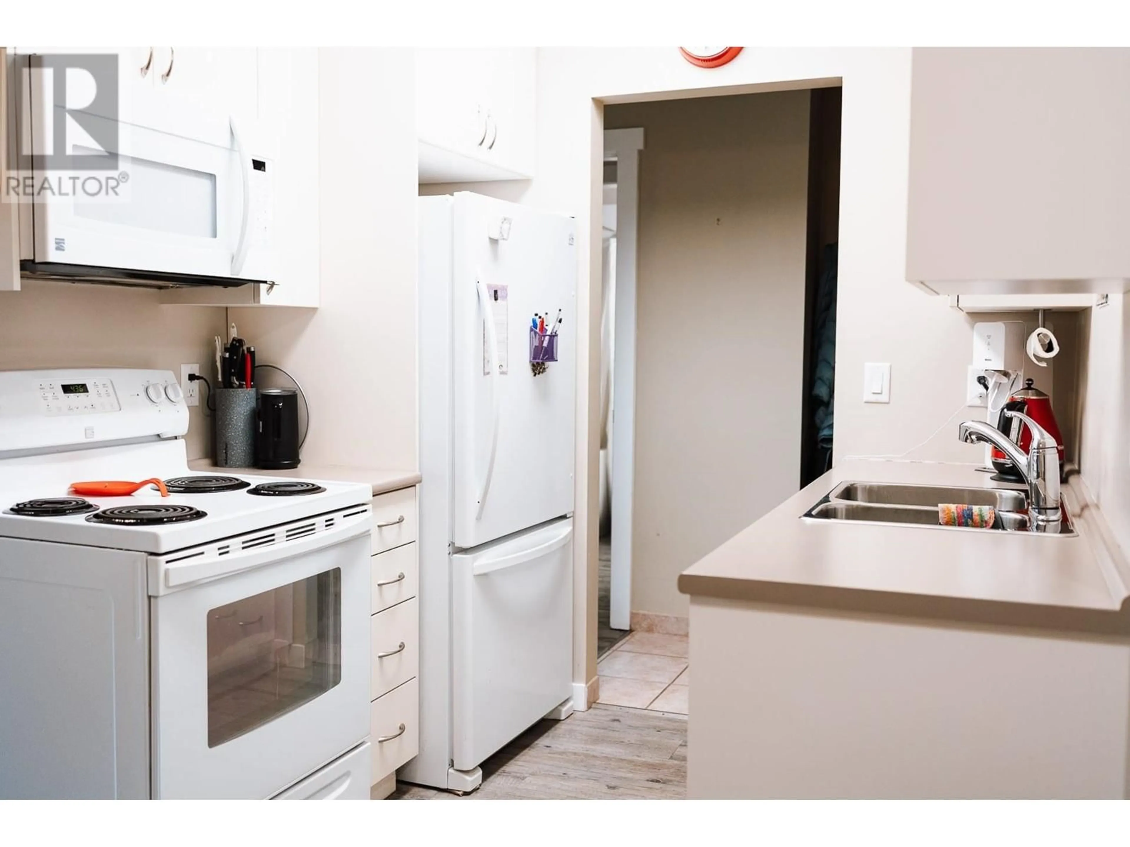 Standard kitchen, unknown for 309 - 1654 10TH AVENUE, Prince George British Columbia V2L3S4