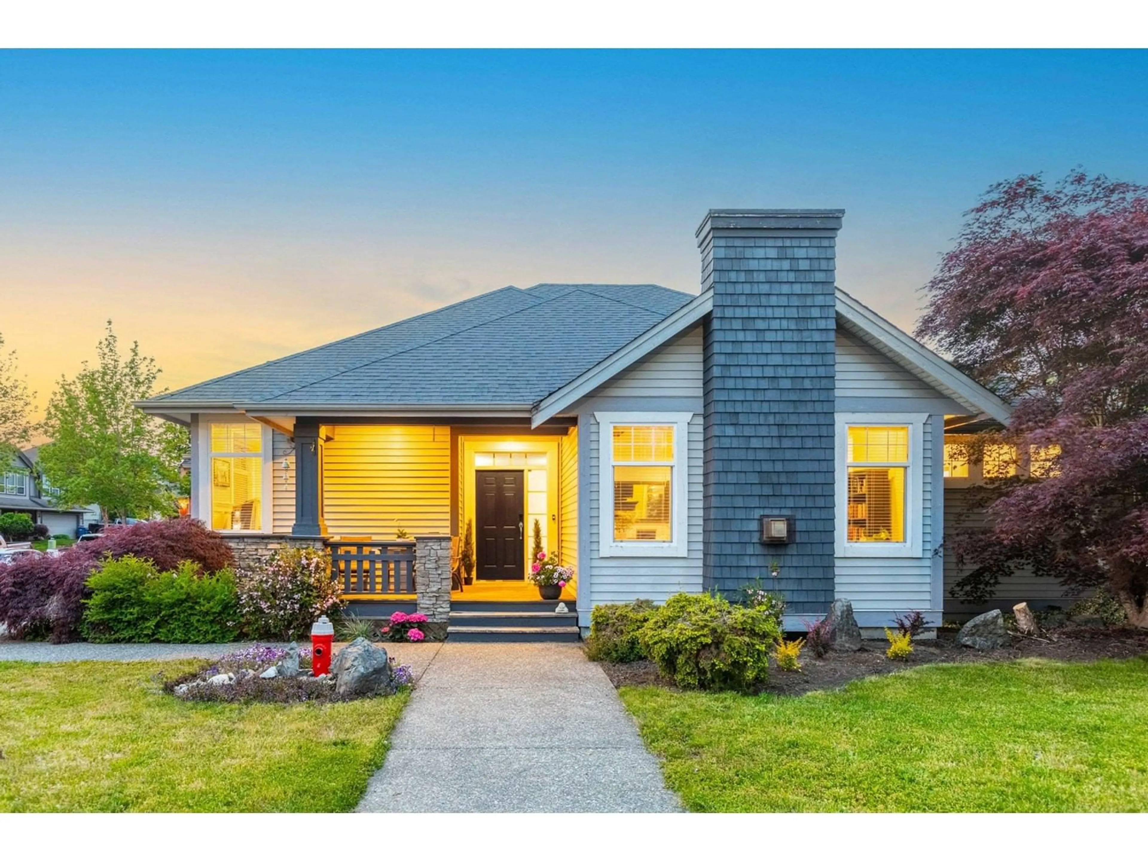 Home with vinyl exterior material, street for 3818 CAVES, Abbotsford British Columbia V3A0A1