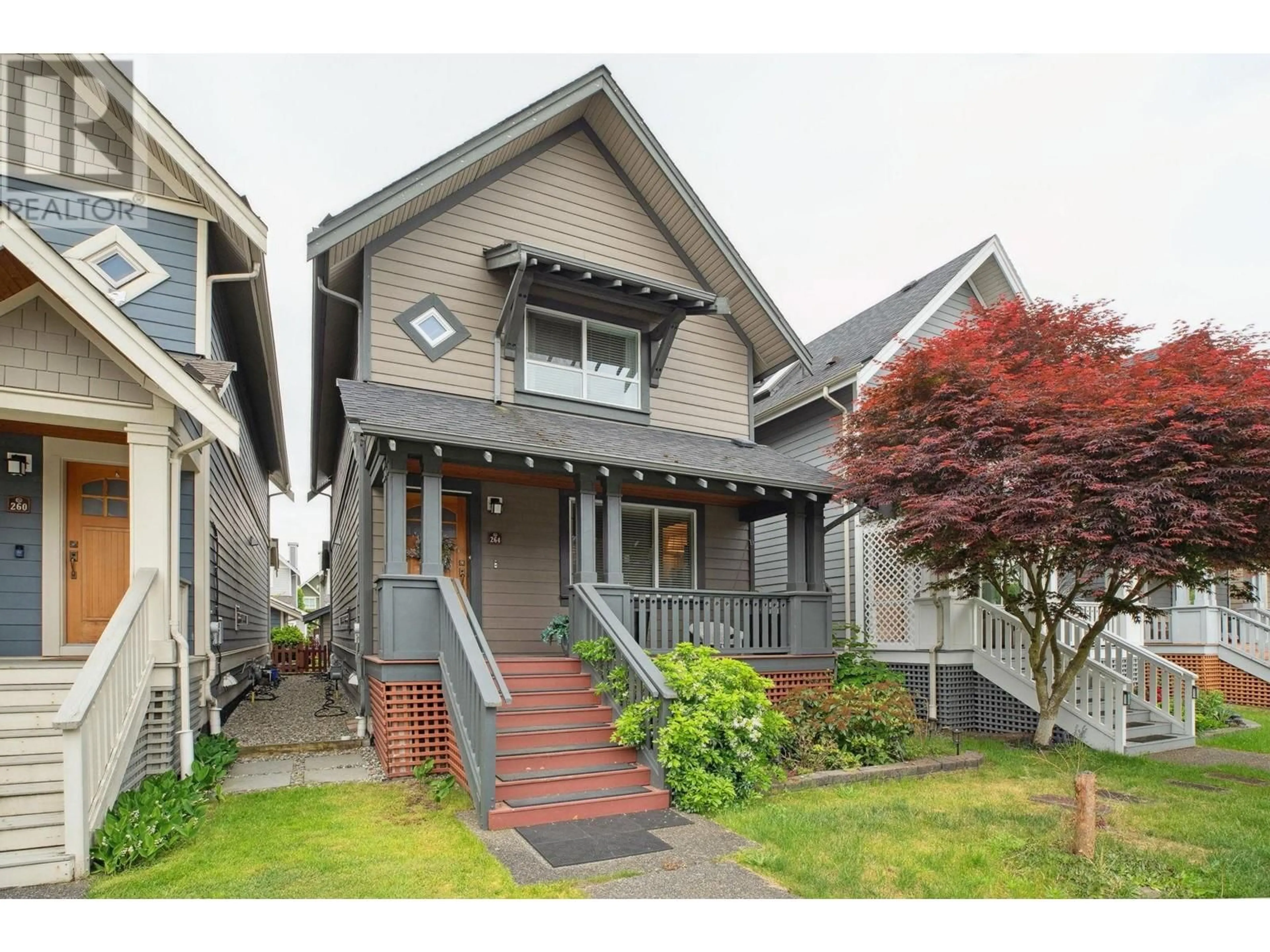 Home with vinyl exterior material, street for 264 JENSEN STREET, New Westminster British Columbia V3M0E7