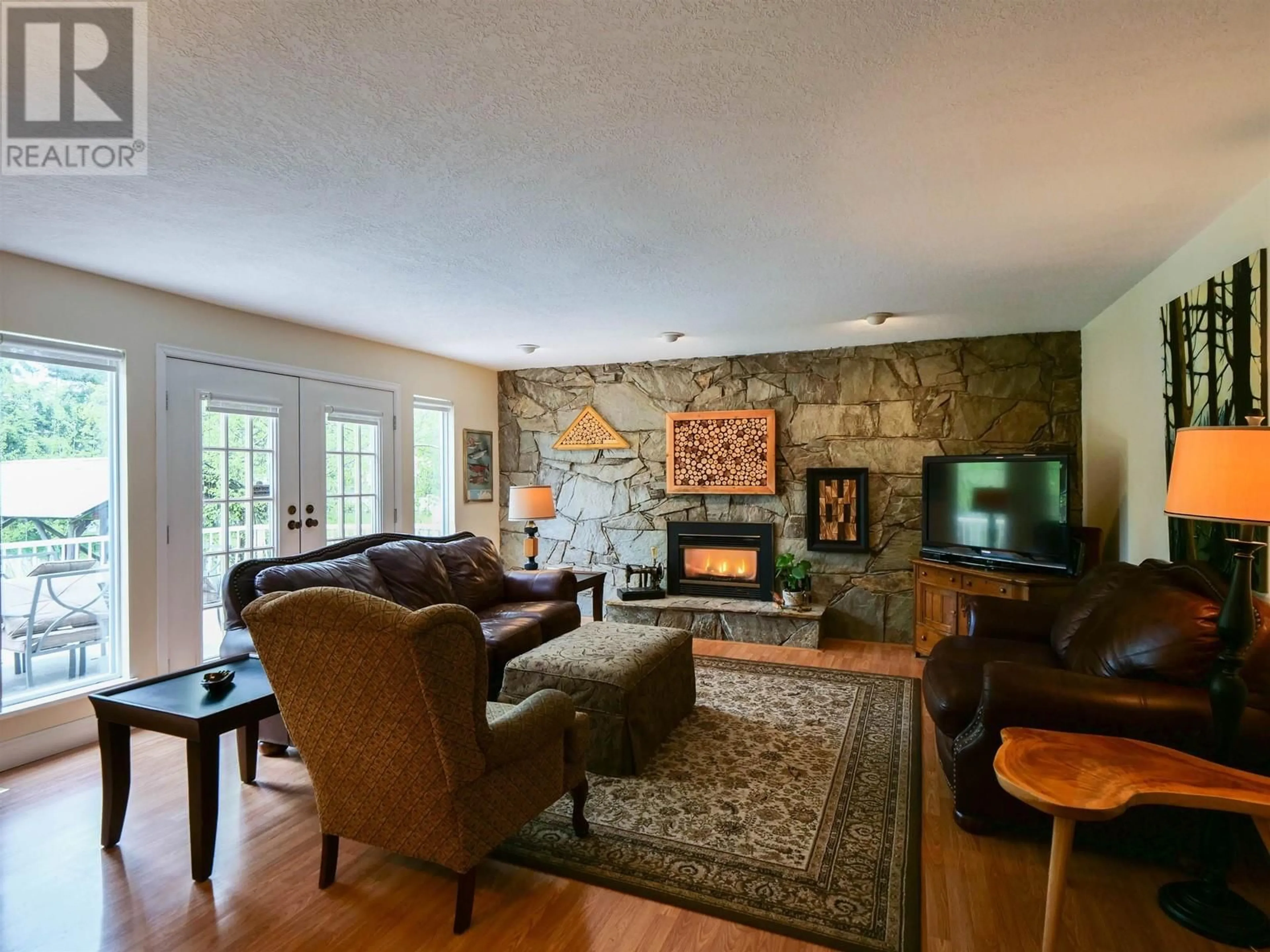 Living room with furniture, unknown for 171 ENEMARK ROAD, Quesnel British Columbia V2J5G9