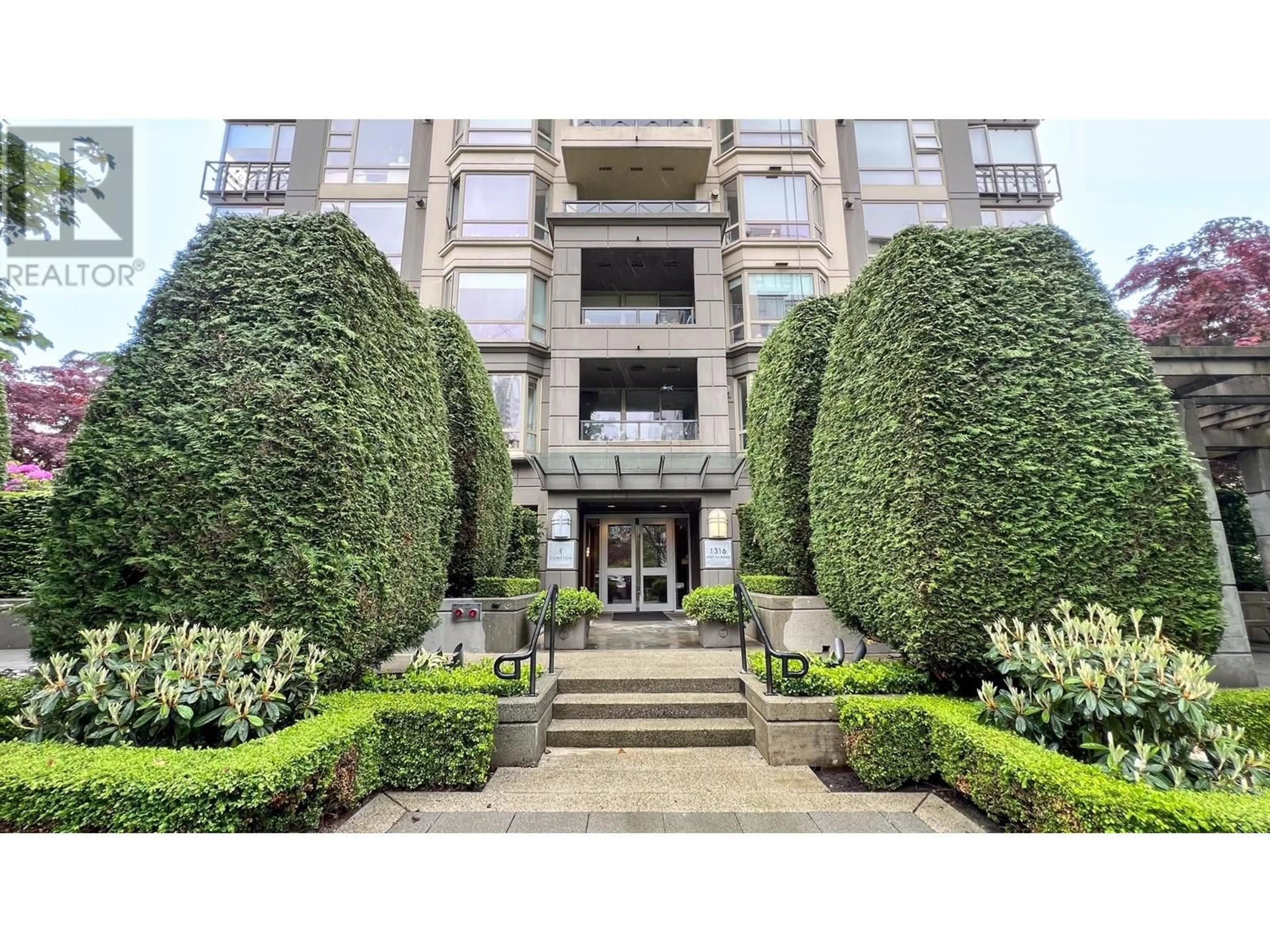 Indoor foyer for 1002 - 1316 11TH AVENUE, Vancouver British Columbia V6H4G8