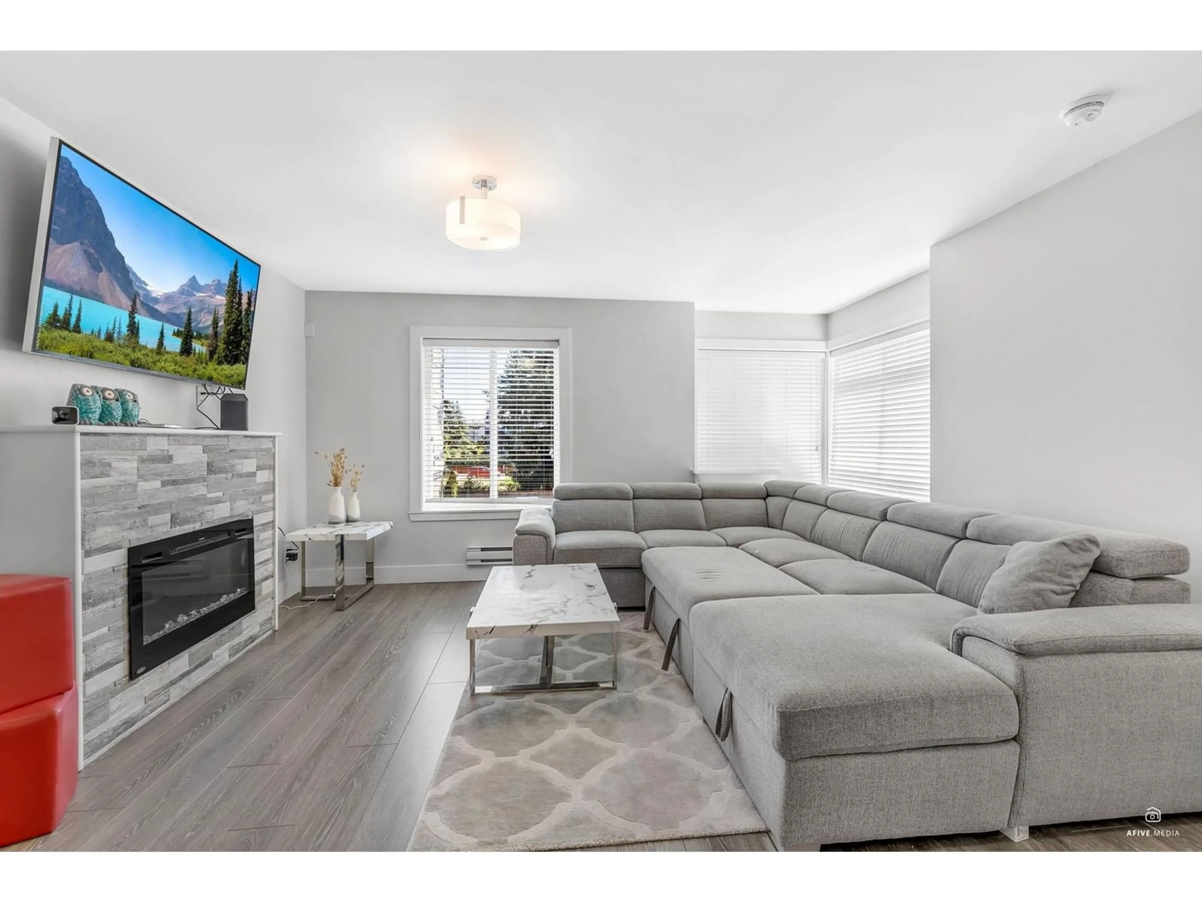 Living room with furniture, unknown for 1 - 32138 GEORGE FERGUSON, Abbotsford British Columbia V2T0G8