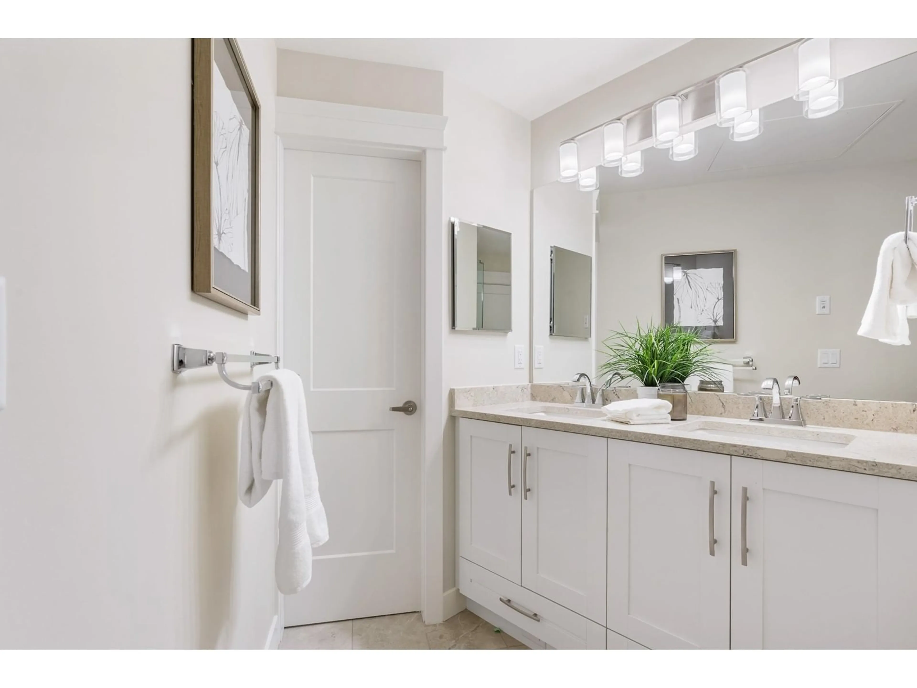 Standard bathroom, ceramic/tile floor for 317 - 20932 83, Langley British Columbia V0V0V0