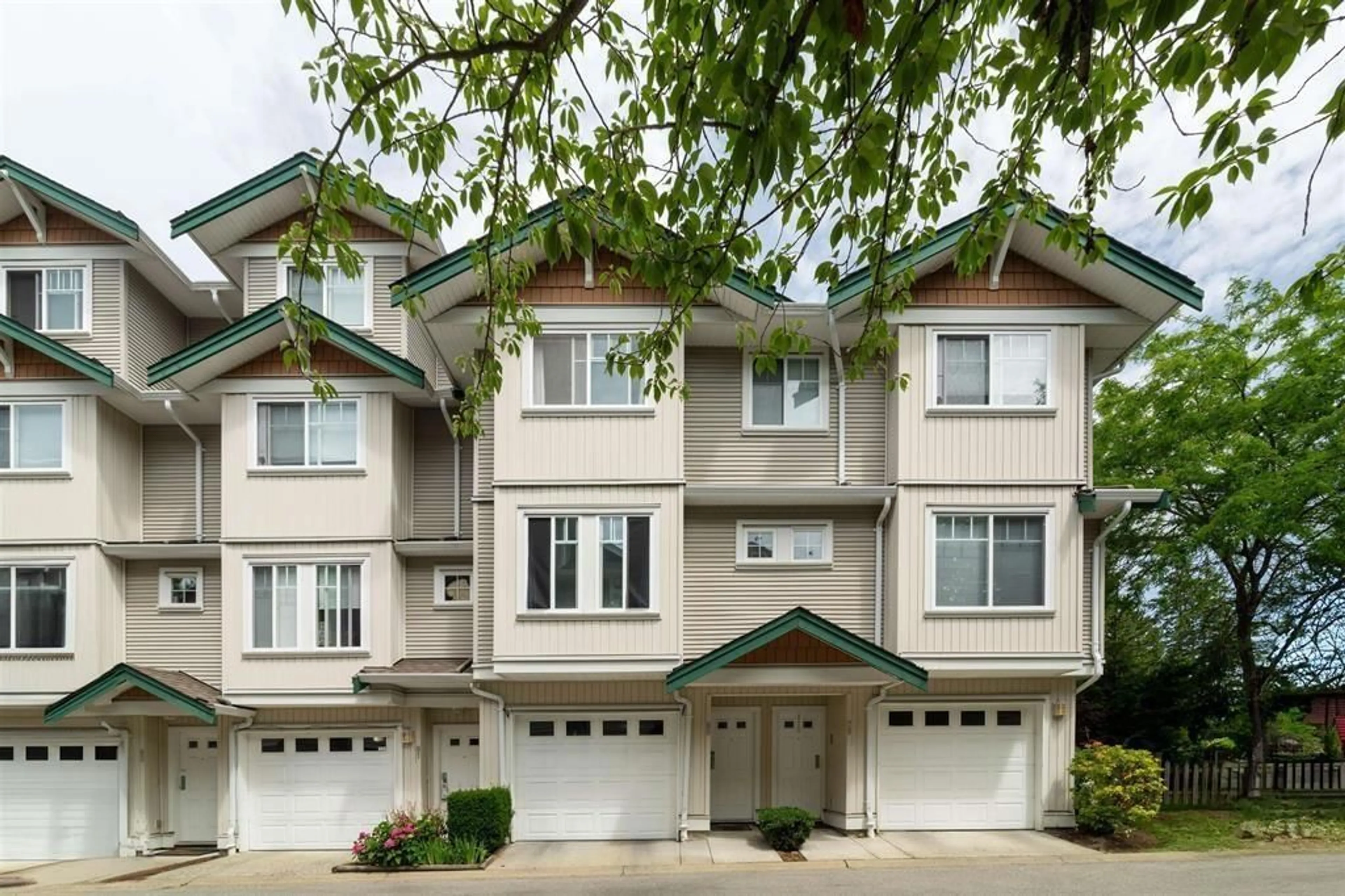 Home with vinyl exterior material, street for 80 - 12711 64, Surrey British Columbia V3W3P3