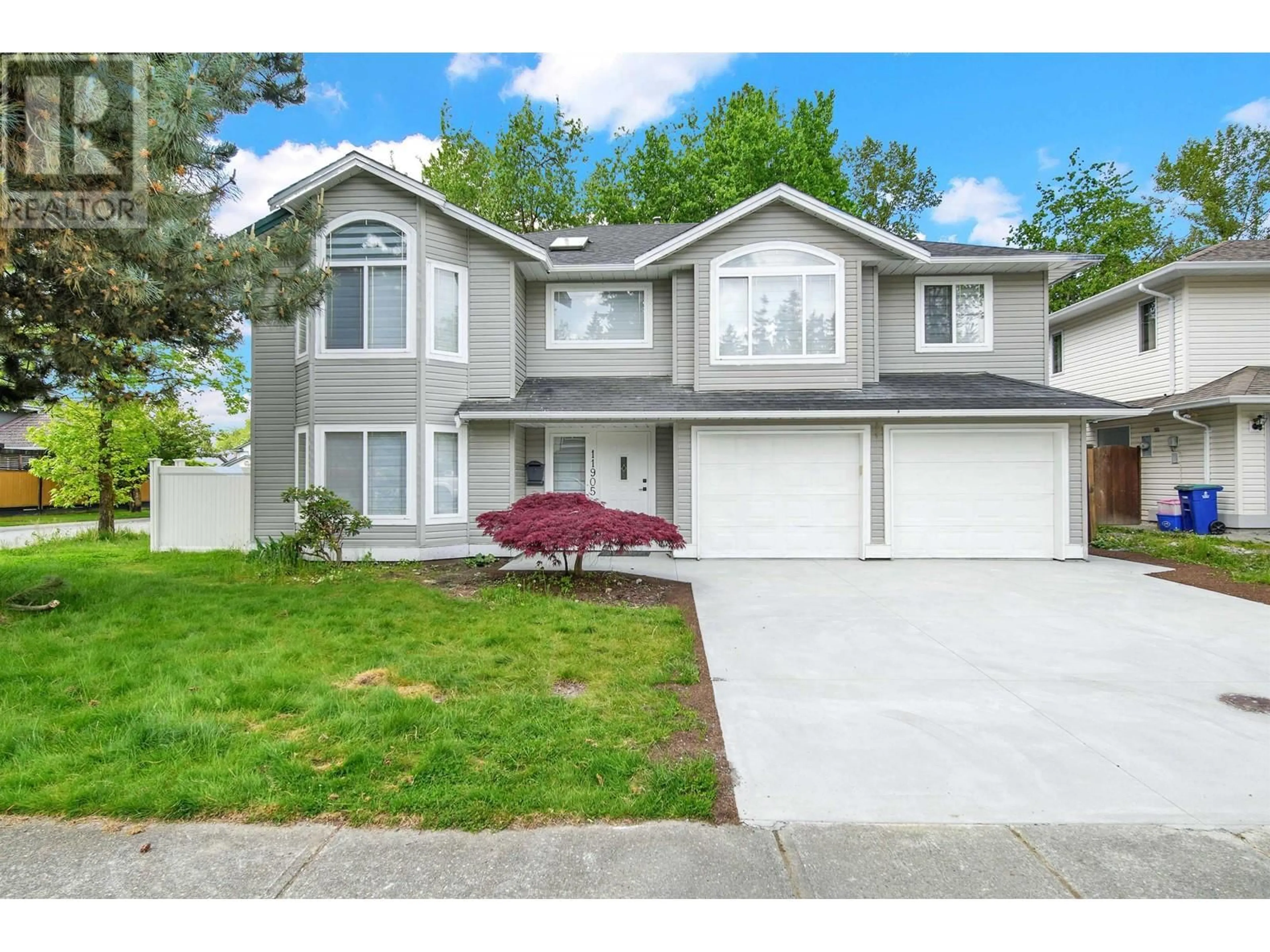 Home with vinyl exterior material, street for 11905 237TH STREET, Maple Ridge British Columbia V4R2C8