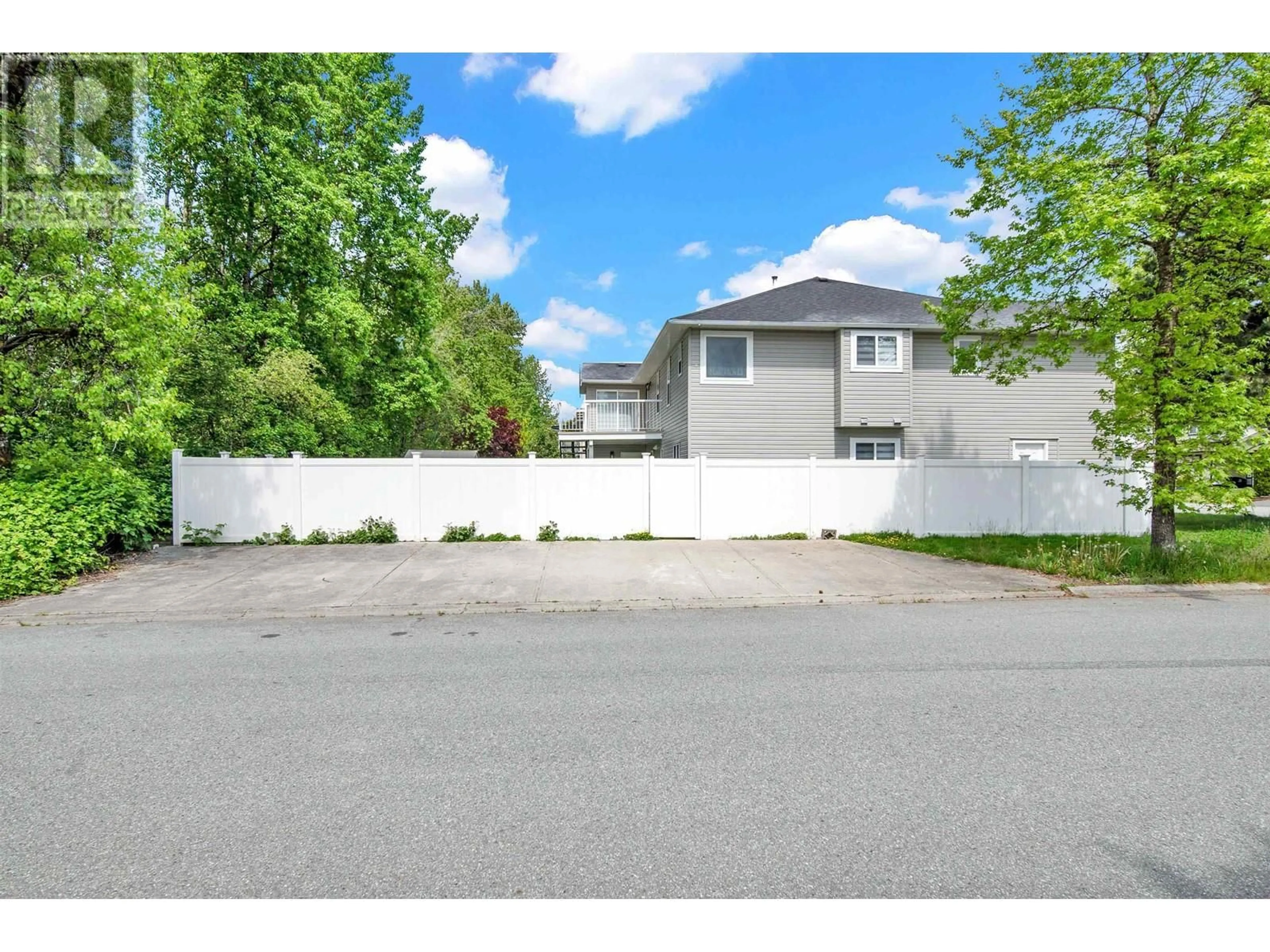 A pic from outside/outdoor area/front of a property/back of a property/a pic from drone, street for 11905 237TH STREET, Maple Ridge British Columbia V4R2C8