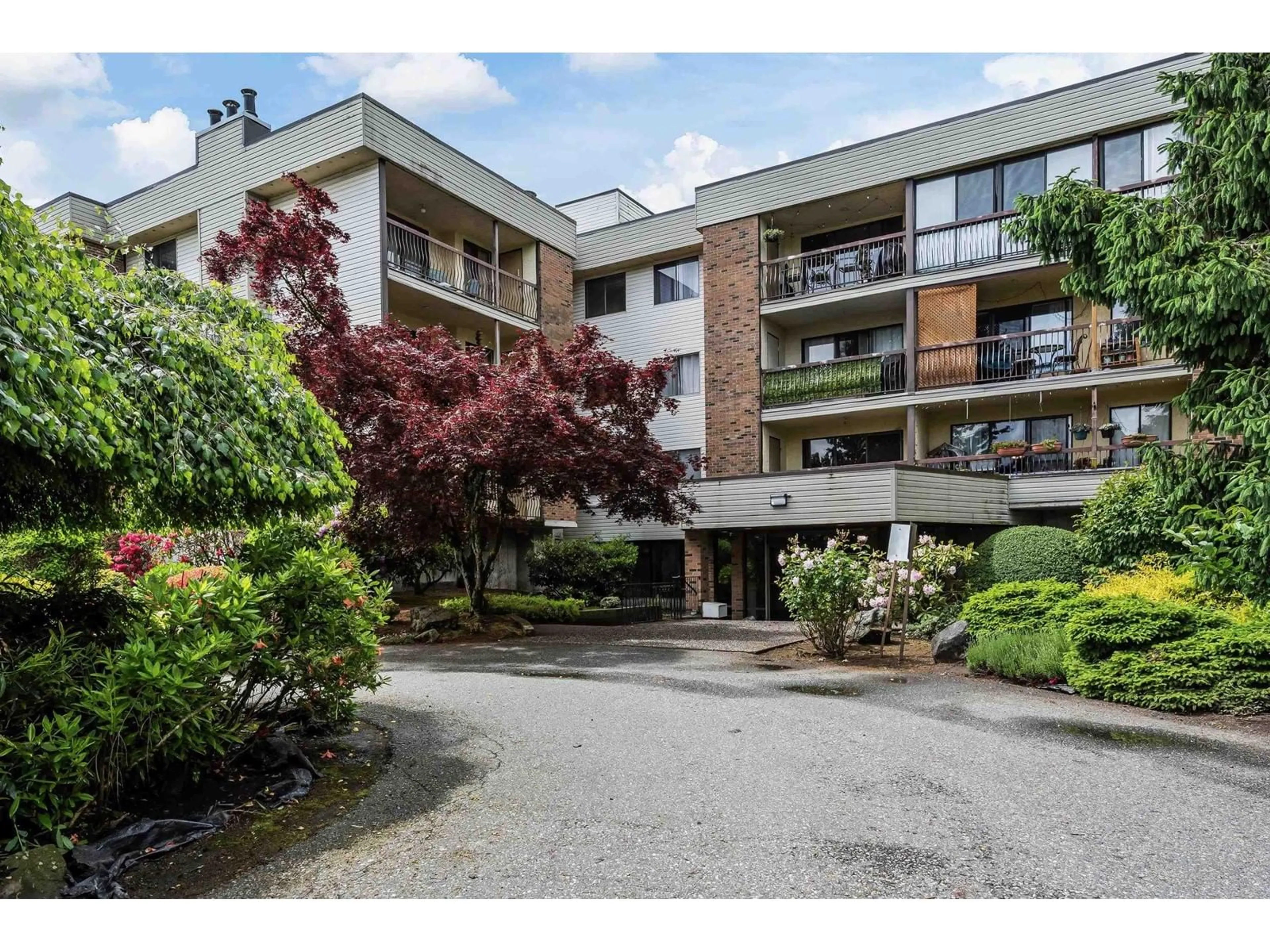 Indoor foyer for 1312 - 45650 MCINTOSH DRIVE, Chilliwack British Columbia V2P6Y5