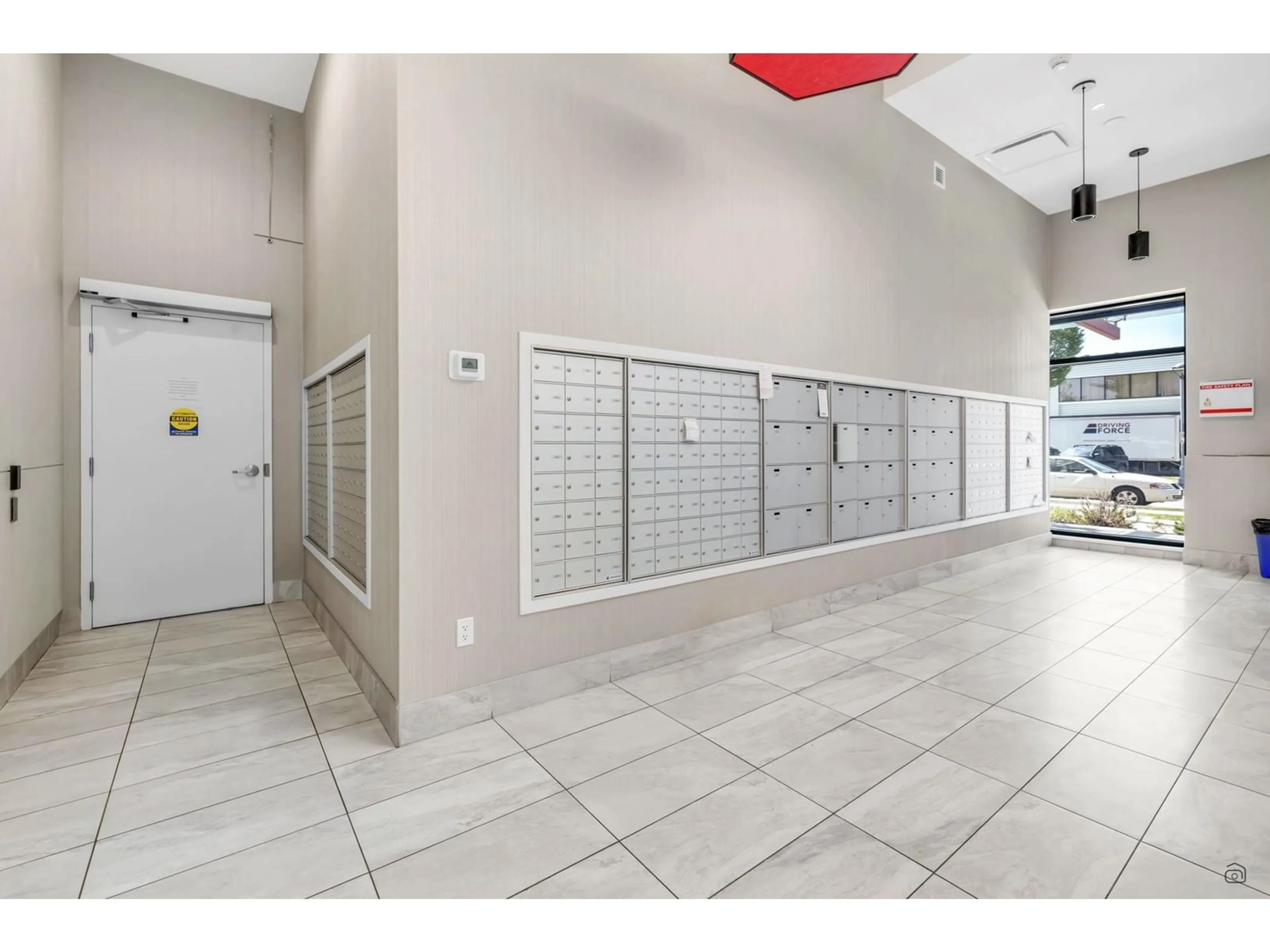 Indoor foyer for 1801 - 10626 CITY, Surrey British Columbia V3T0S3