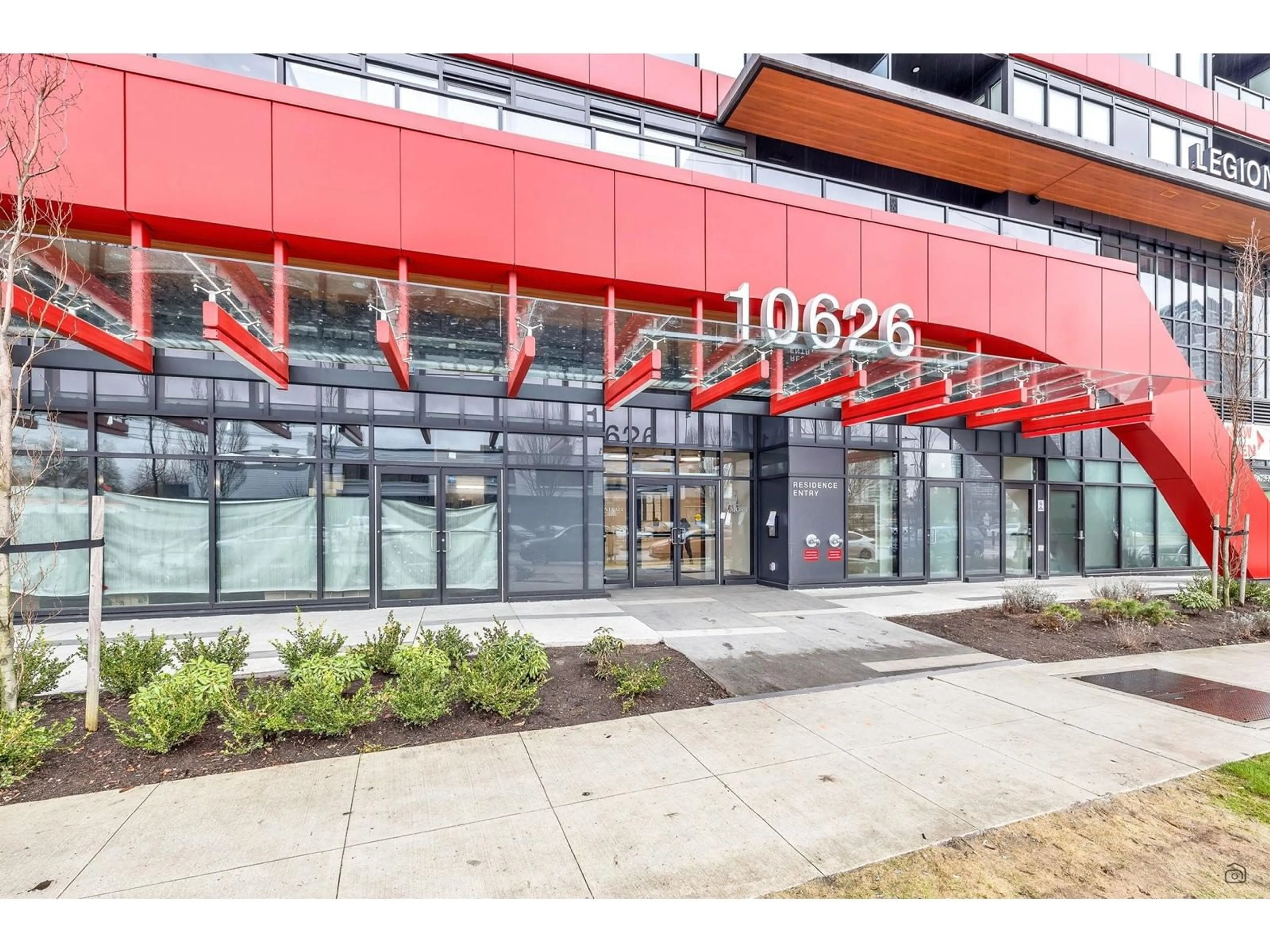 Indoor foyer for 1801 - 10626 CITY, Surrey British Columbia V3T0S3