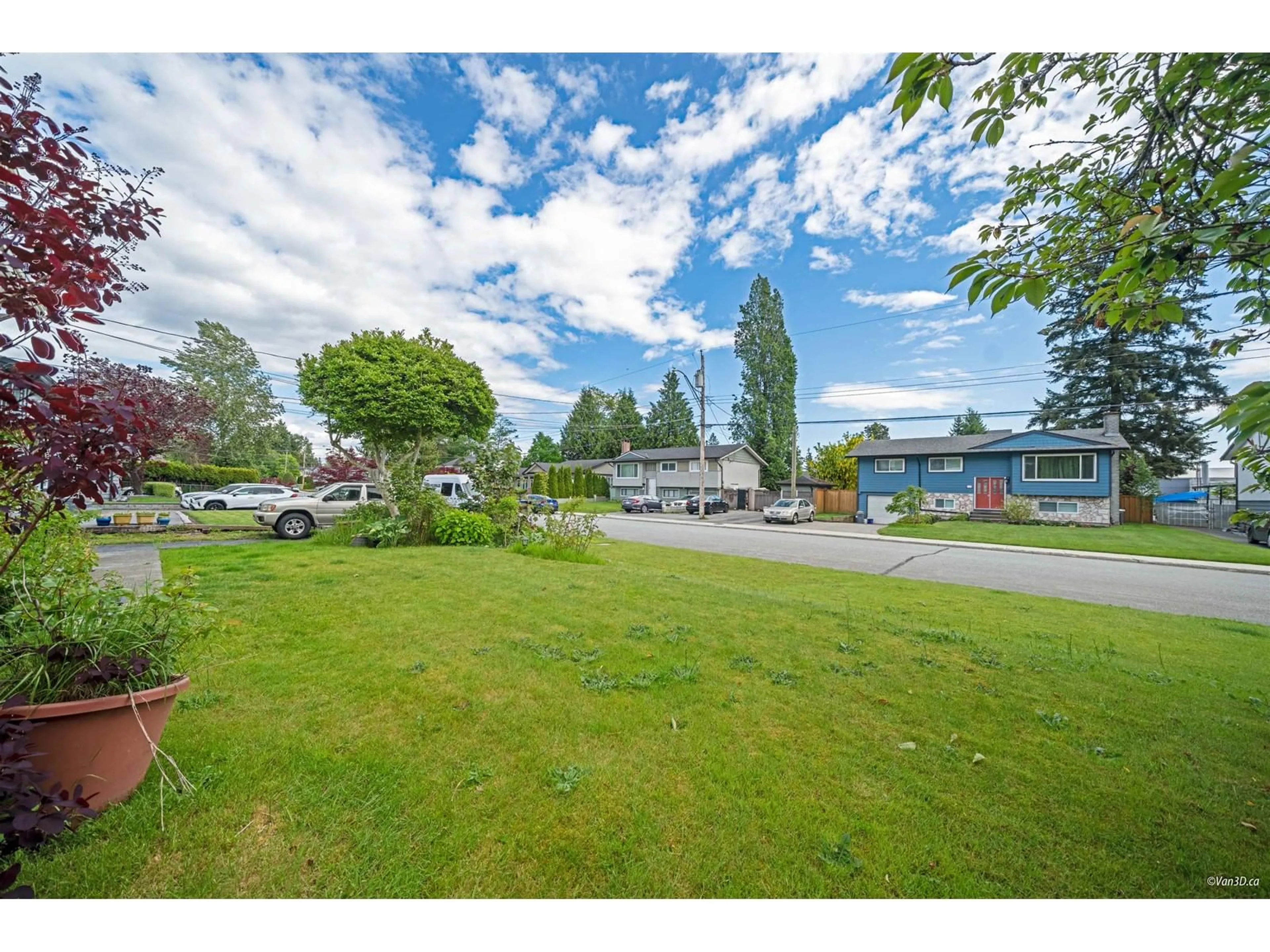 A pic from outside/outdoor area/front of a property/back of a property/a pic from drone, unknown for 11495 85, Delta British Columbia V4C2T8