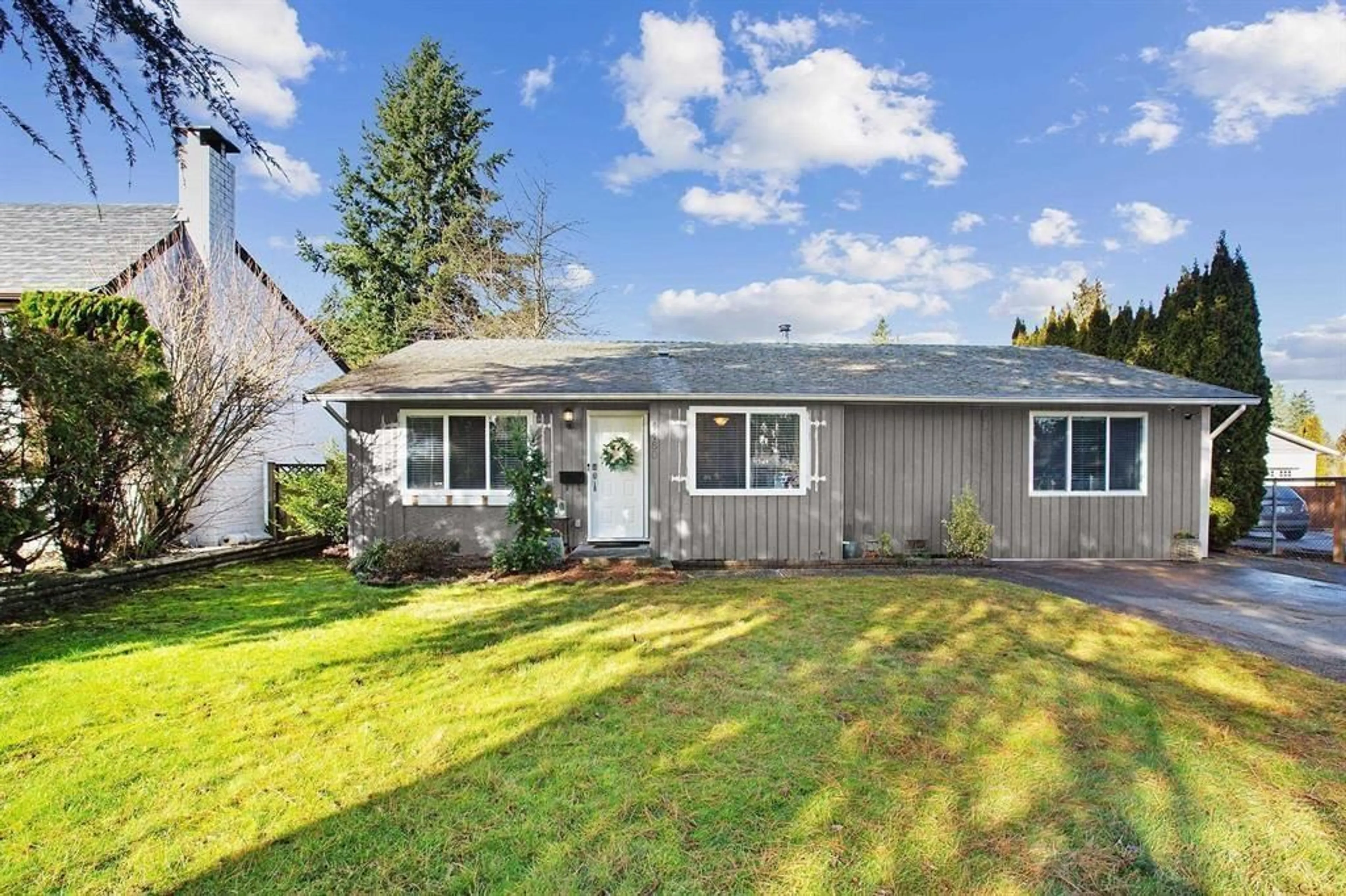 Home with vinyl exterior material, street for 4480 203, Langley British Columbia V3A6P7