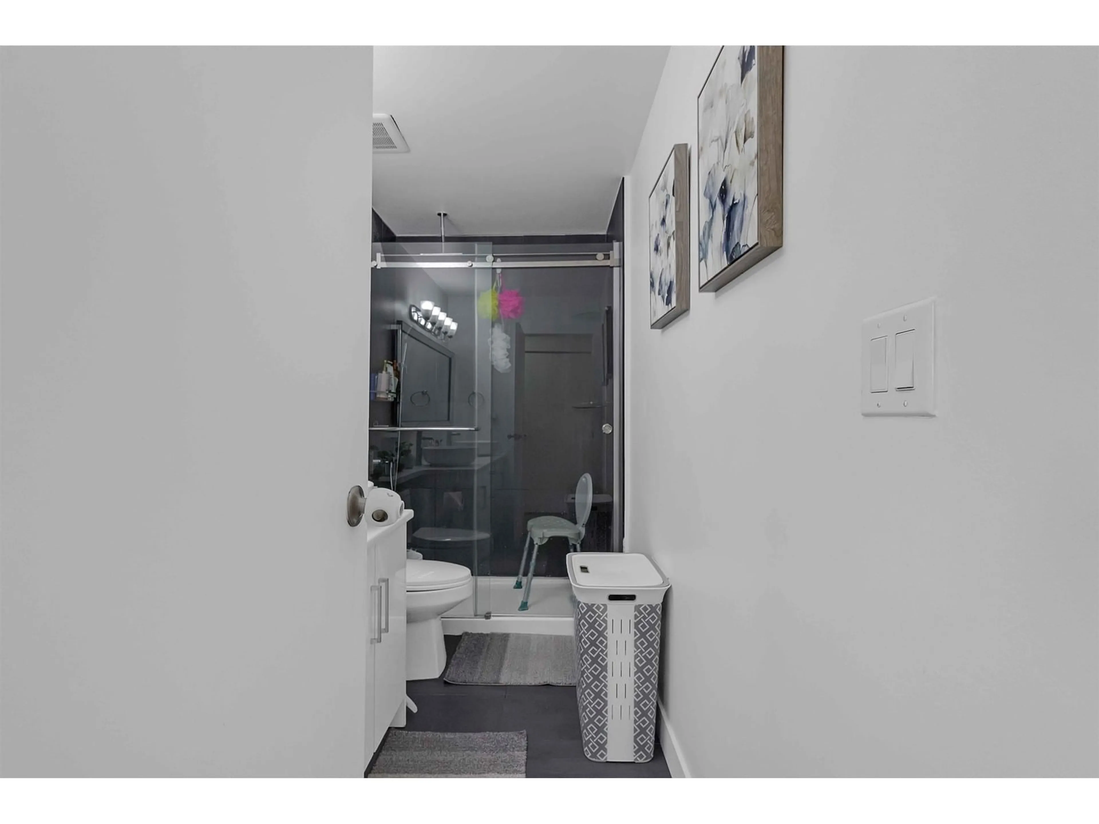 Standard bathroom, ceramic/tile floor for 138 - 7321 140, Surrey British Columbia V3W5J6