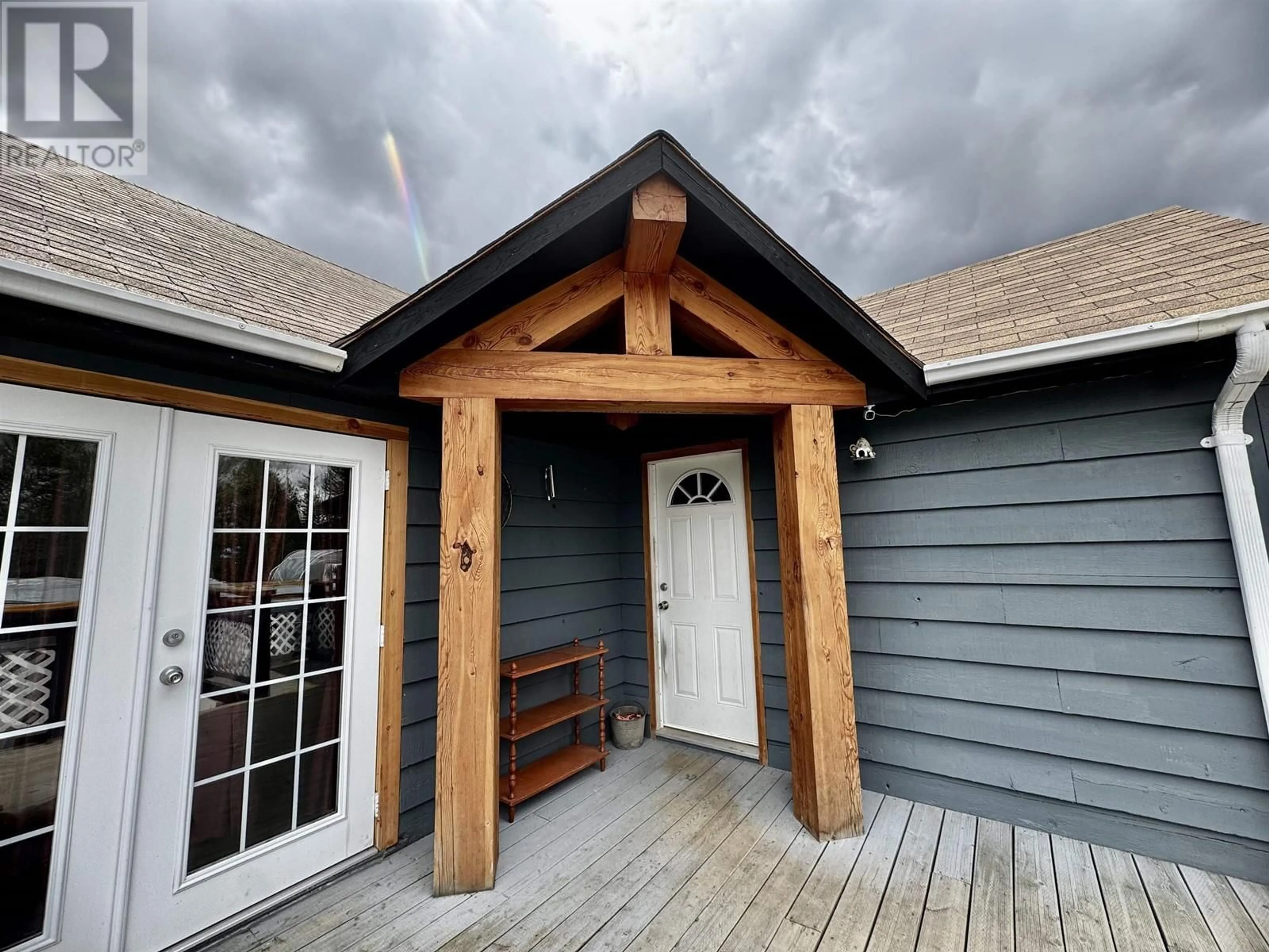 Indoor entryway for 7048 NETHERLAND ROAD, Lone Butte British Columbia V0K1X0