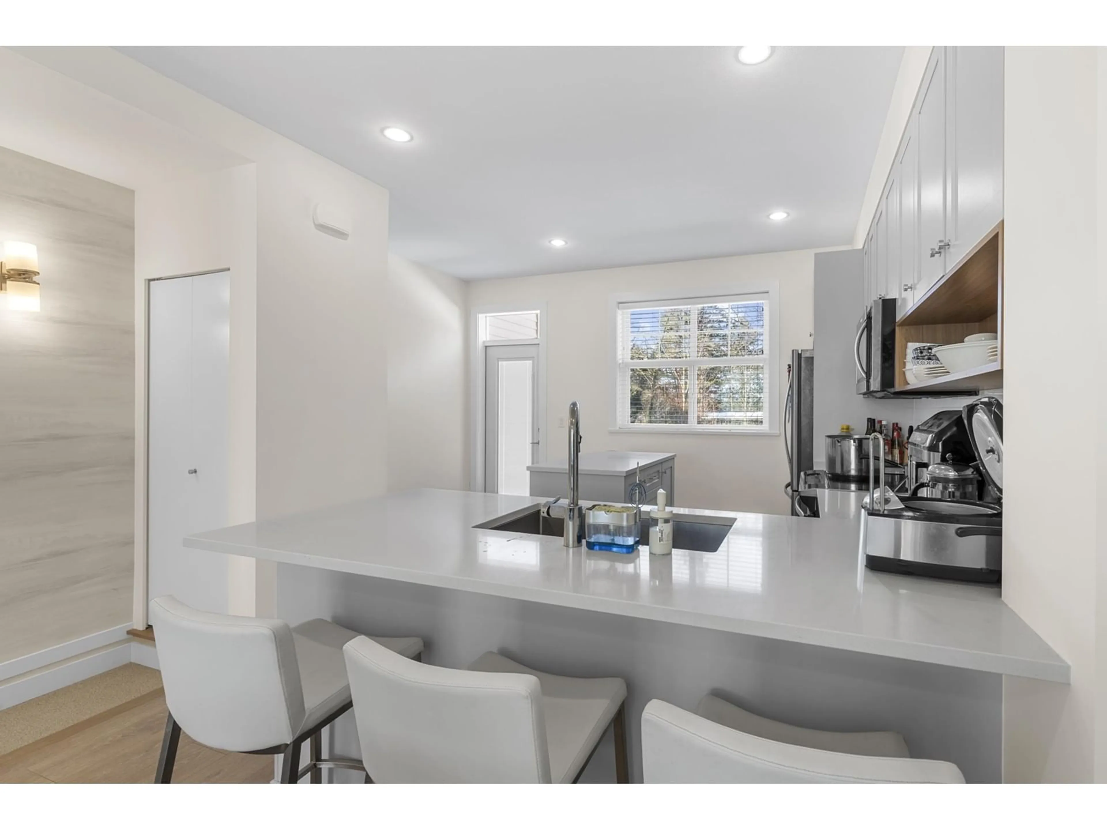 Open concept kitchen, unknown for 42 - 27735 ROUNDHOUSE, Abbotsford British Columbia V4X0B9