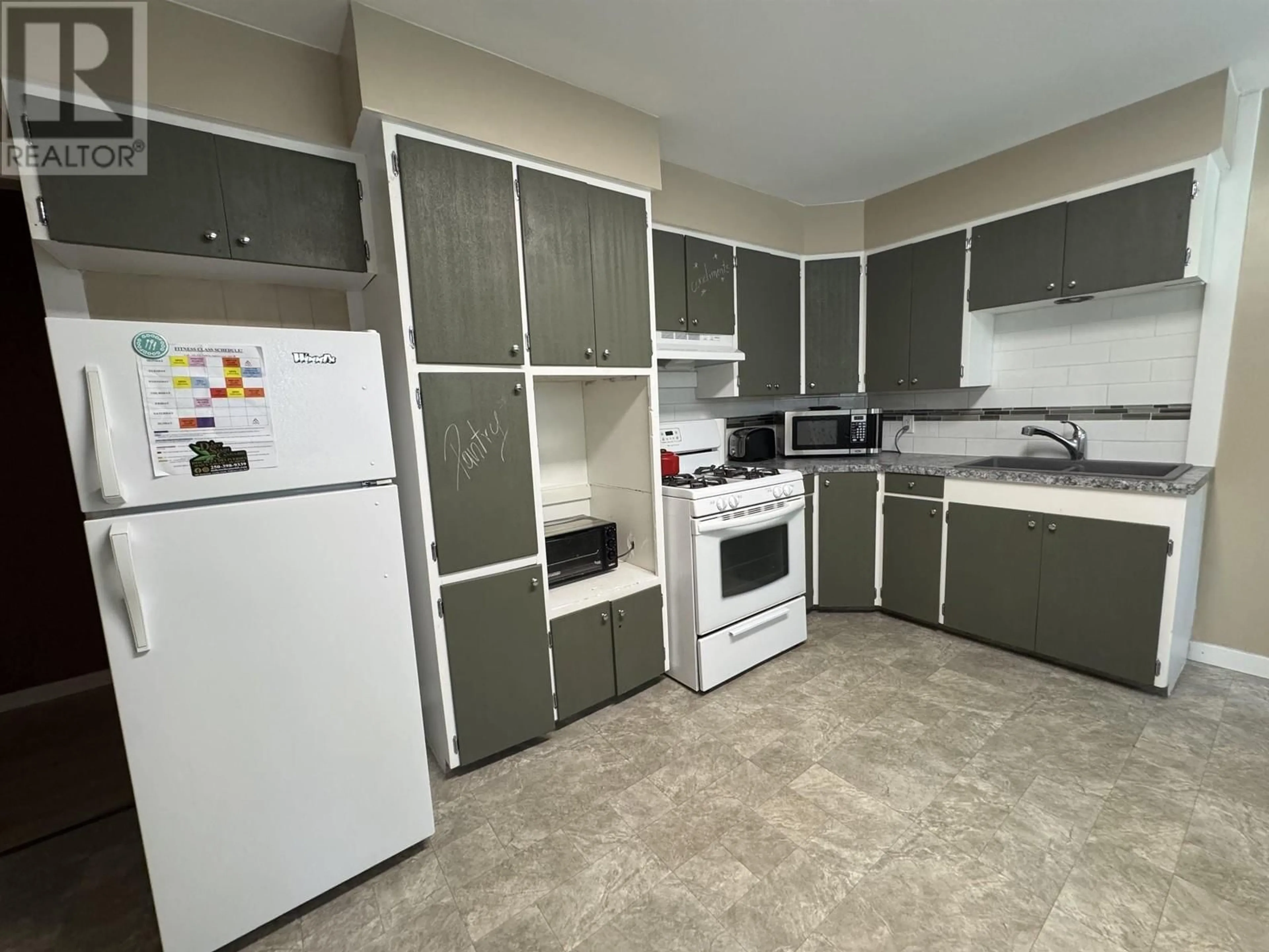 Standard kitchen, unknown for 1125 TOWER CRESCENT, Williams Lake British Columbia V2G1A6