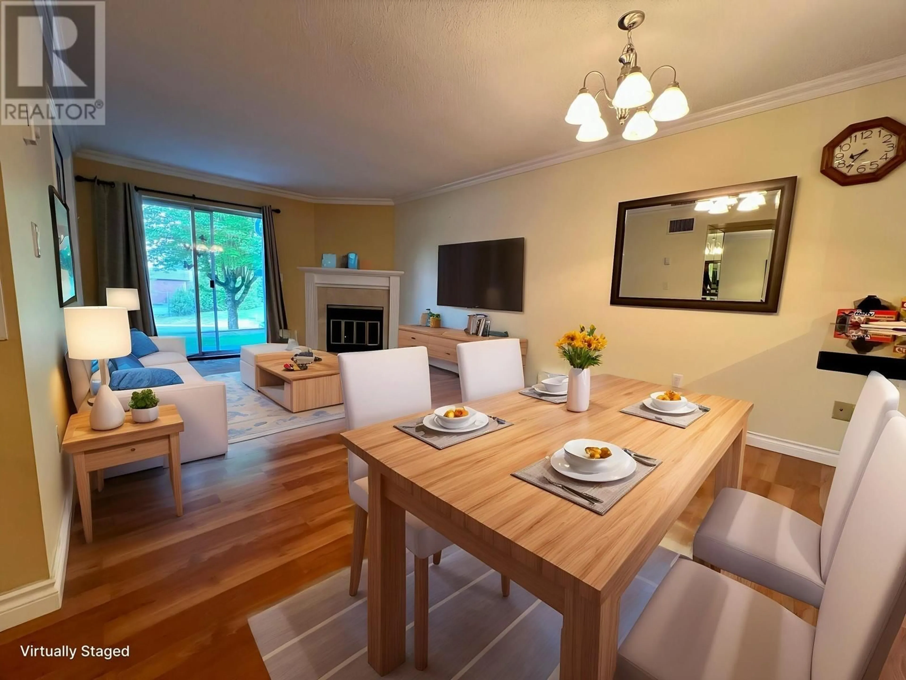 Dining room, wood/laminate floor for 117 - 11510 225 STREET, Maple Ridge British Columbia V2X9Y3