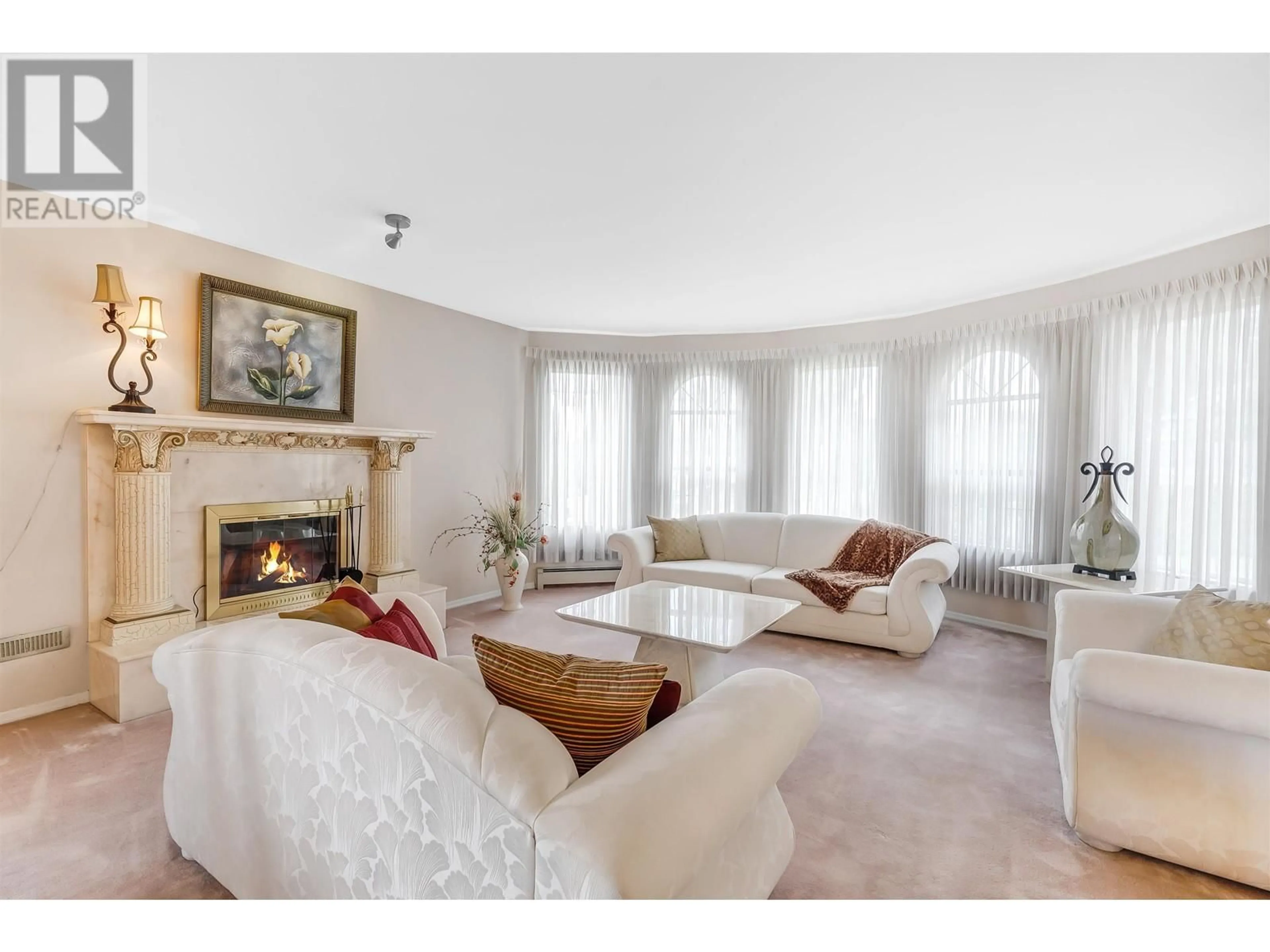 Living room with furniture, unknown for 5655 LAUREL STREET, Burnaby British Columbia V5G1N4