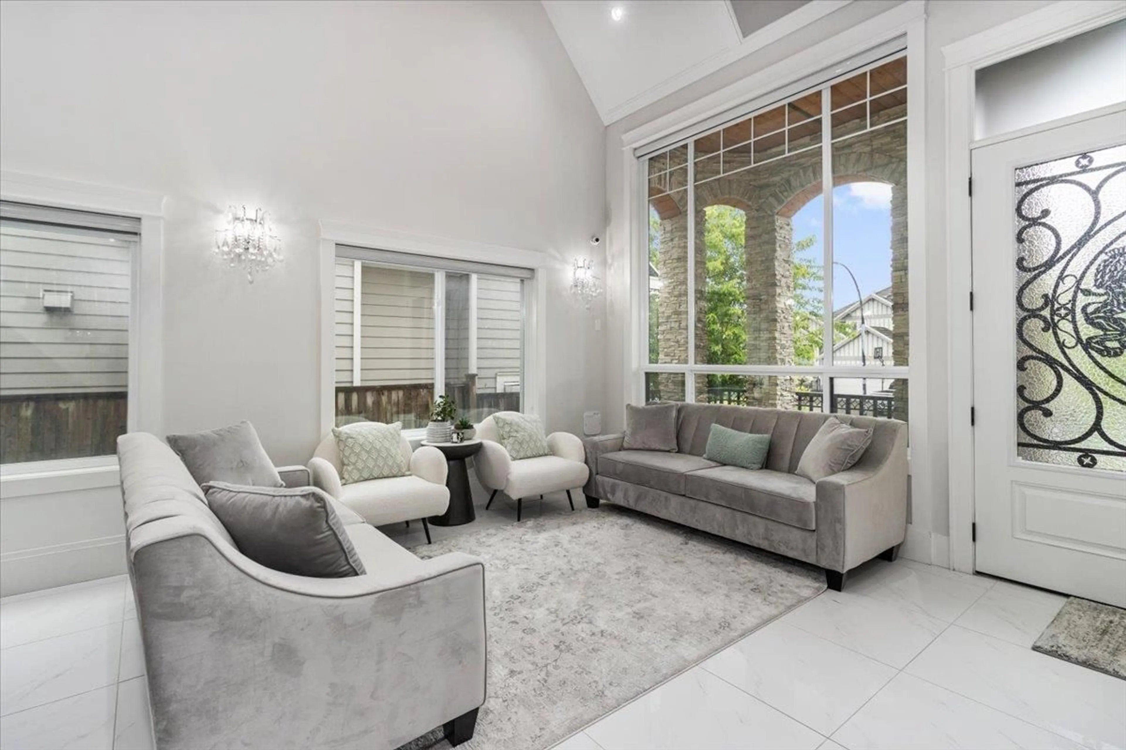 Living room with furniture, unknown for 14933 69A, Surrey British Columbia V3S0Y9