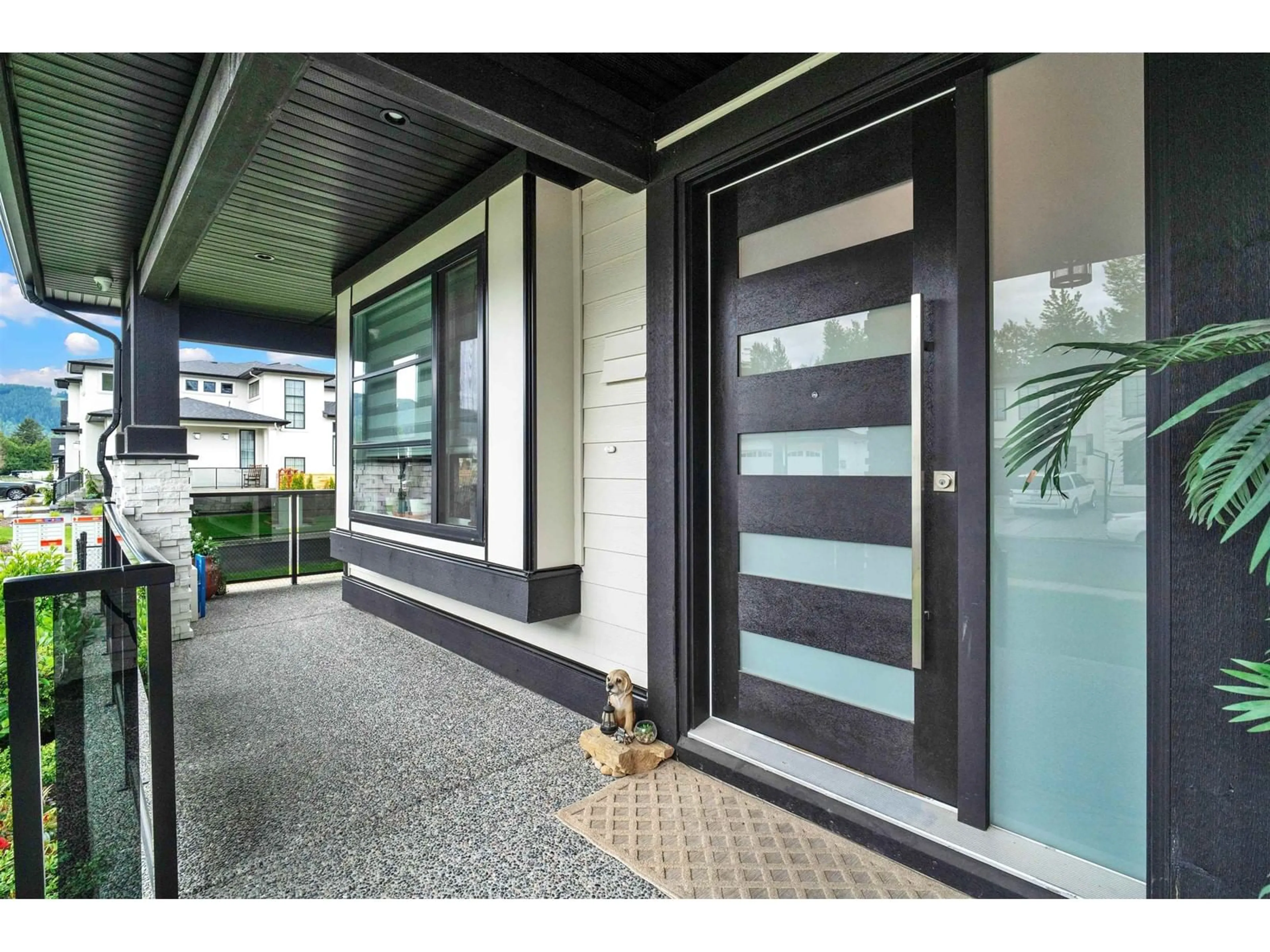 Indoor entryway for 8726 CLEVEN, Mission British Columbia V2V0H8