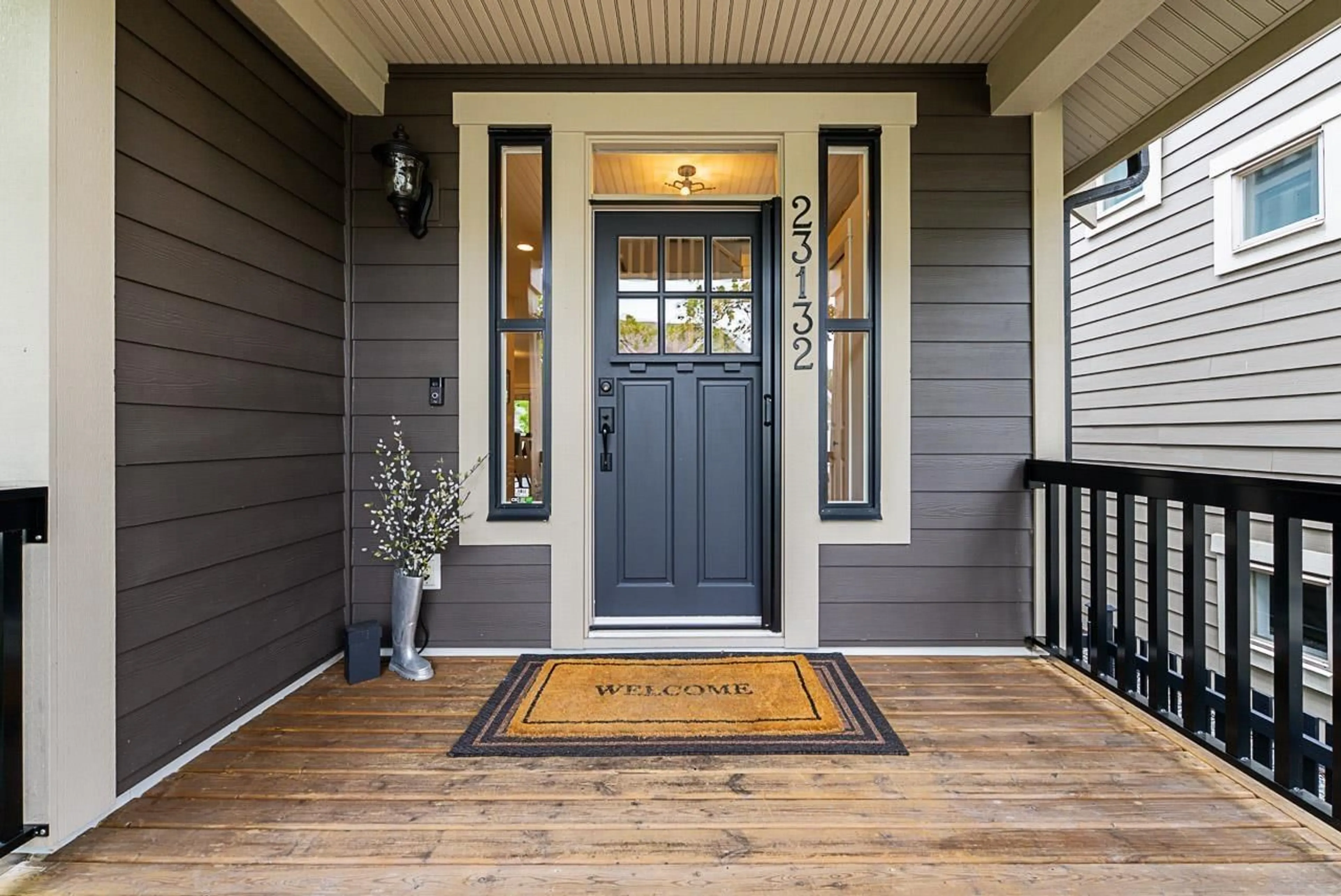 Indoor entryway for 23132 MUENCH, Langley British Columbia V1M4G6