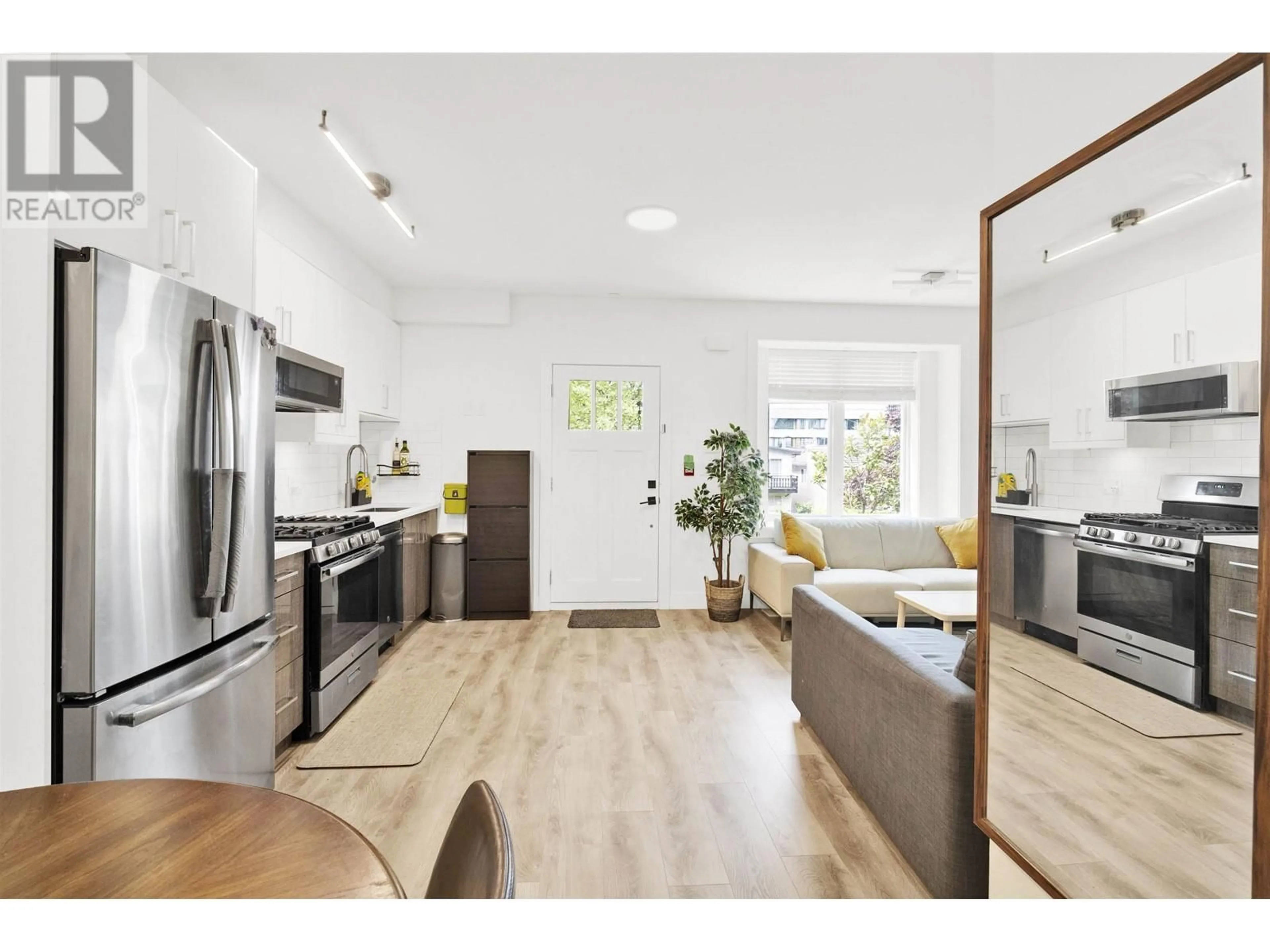 Open concept kitchen, unknown for 2743 DUKE STREET, Vancouver British Columbia V5R4S8